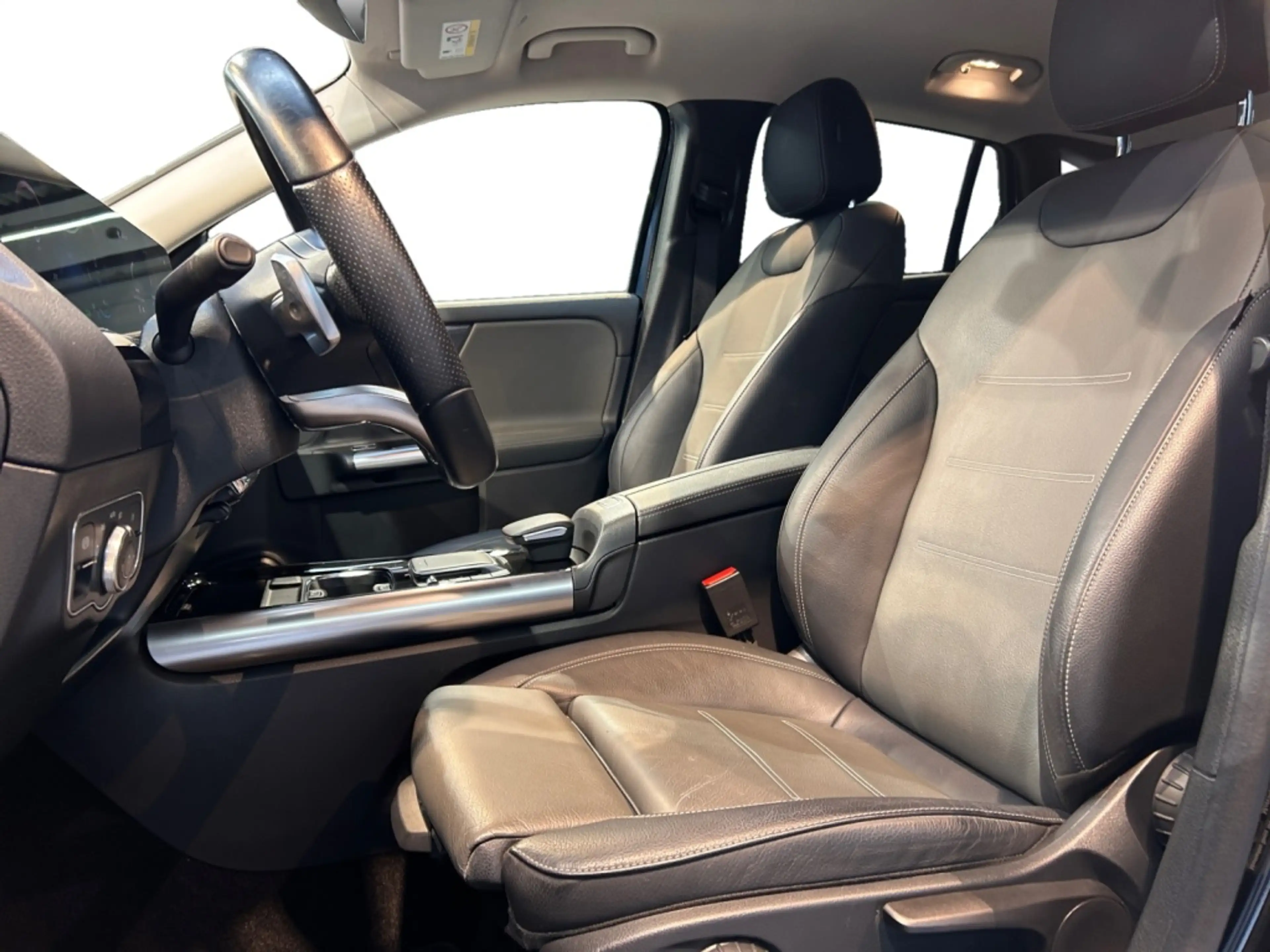 Mercedes-Benz GLA 250 e AMG AMG+MBUX+Carbon+Wide+Cam+Navi+AUT — photo 10