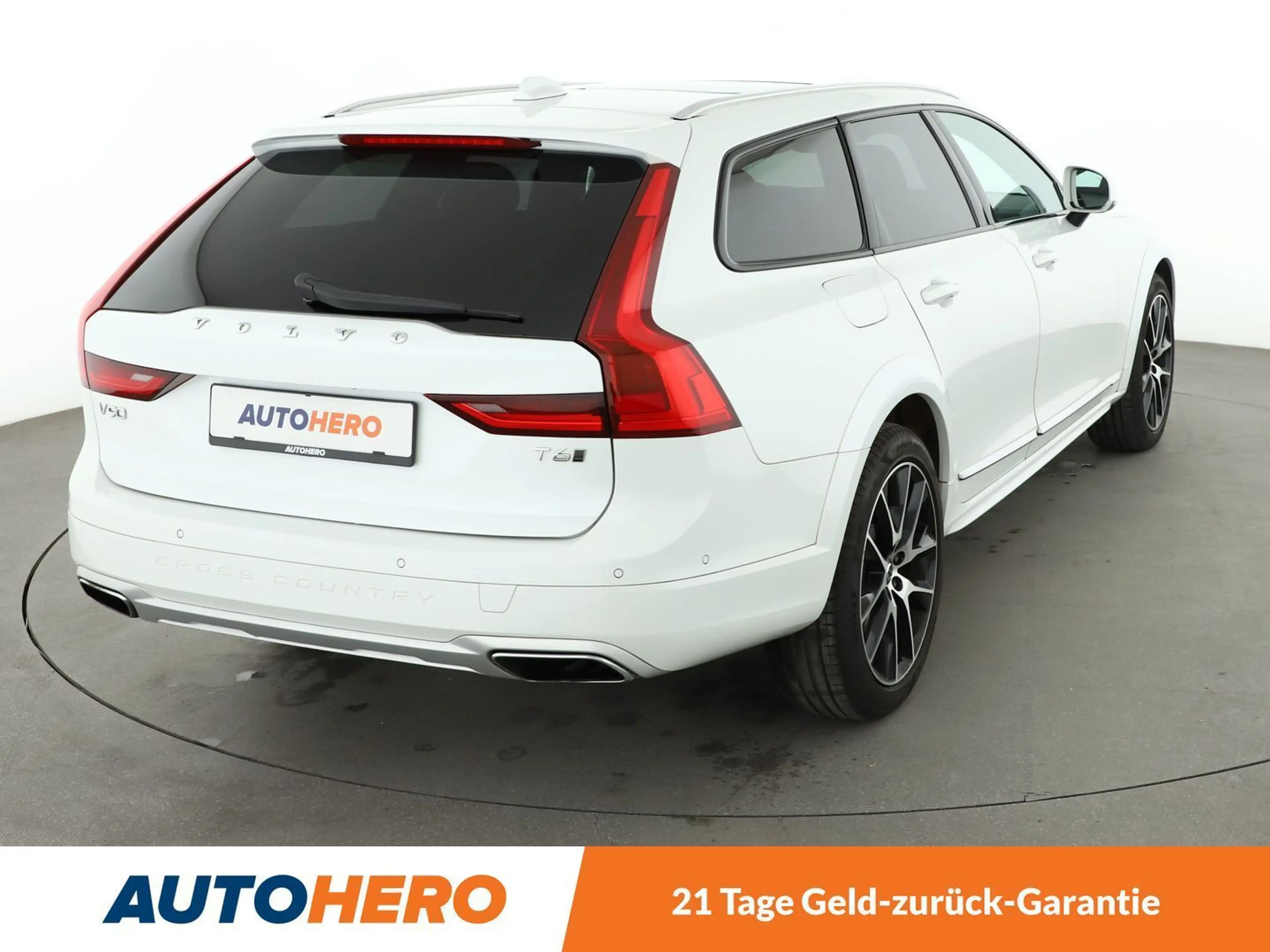 Volvo V90 Cross Country 2.0 T6 Pro AWD Aut.*NAVI*HUD*LED*360°* — photo 6