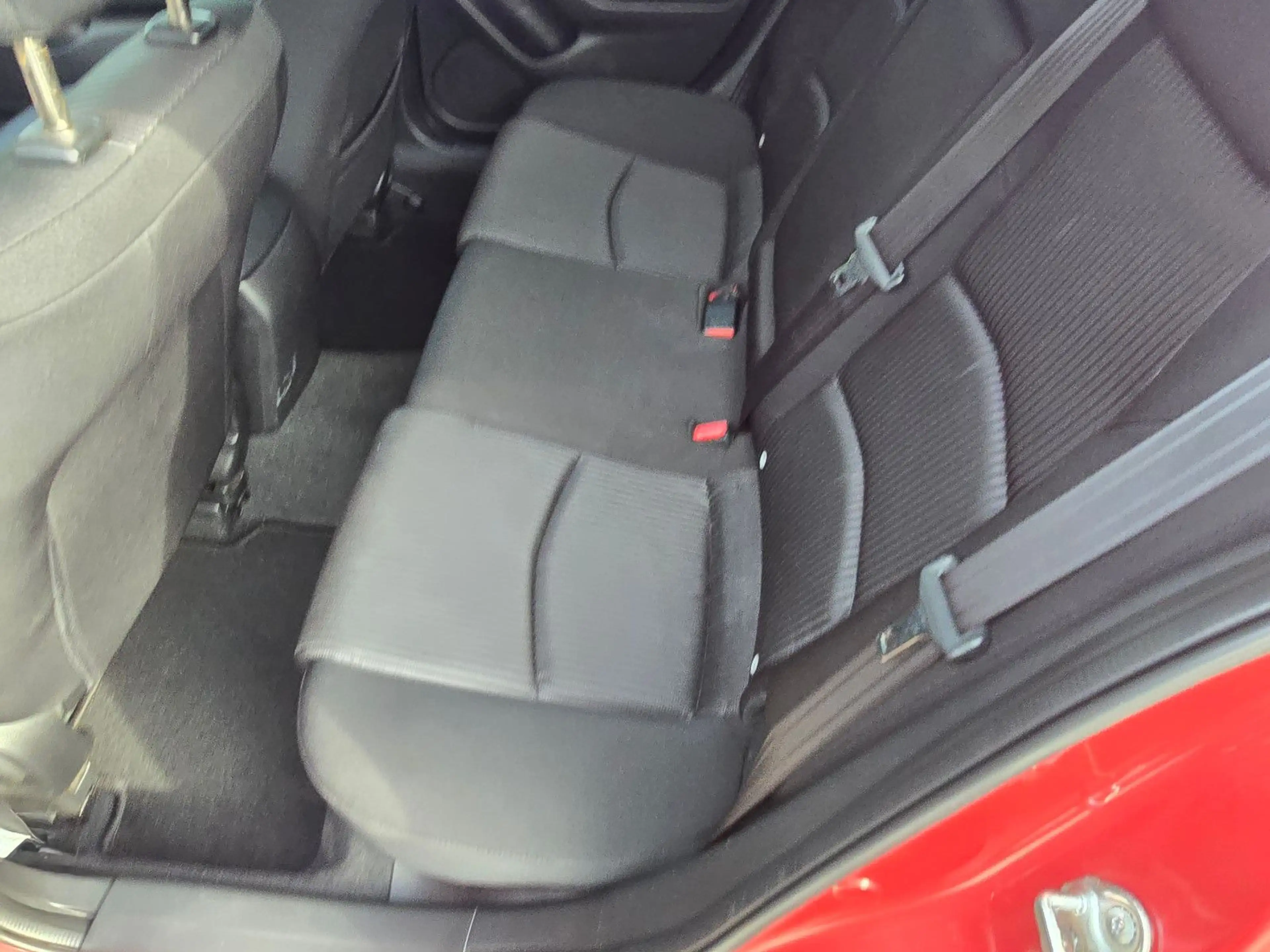 Mazda 3 Lim. Center-Line TÜV NEU — photo 12