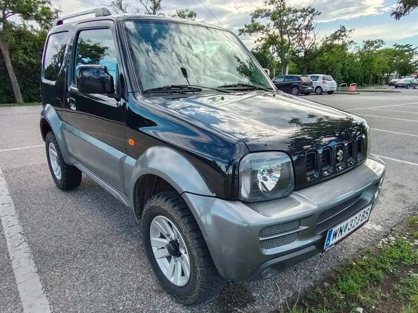 Suzuki Jimny Jimny 1,3 VX Deluxe VX Deluxe Schwarz - 1