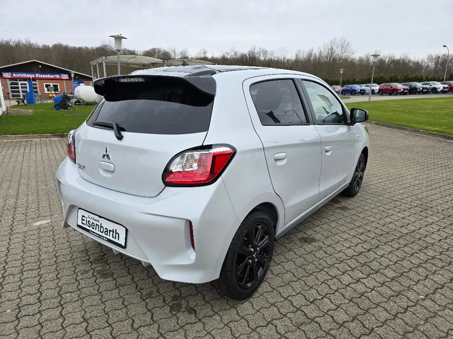 Mitsubishi Space Star Select+ Black1.2 MIVEC ClearTec 5-Gang Weiß - 2