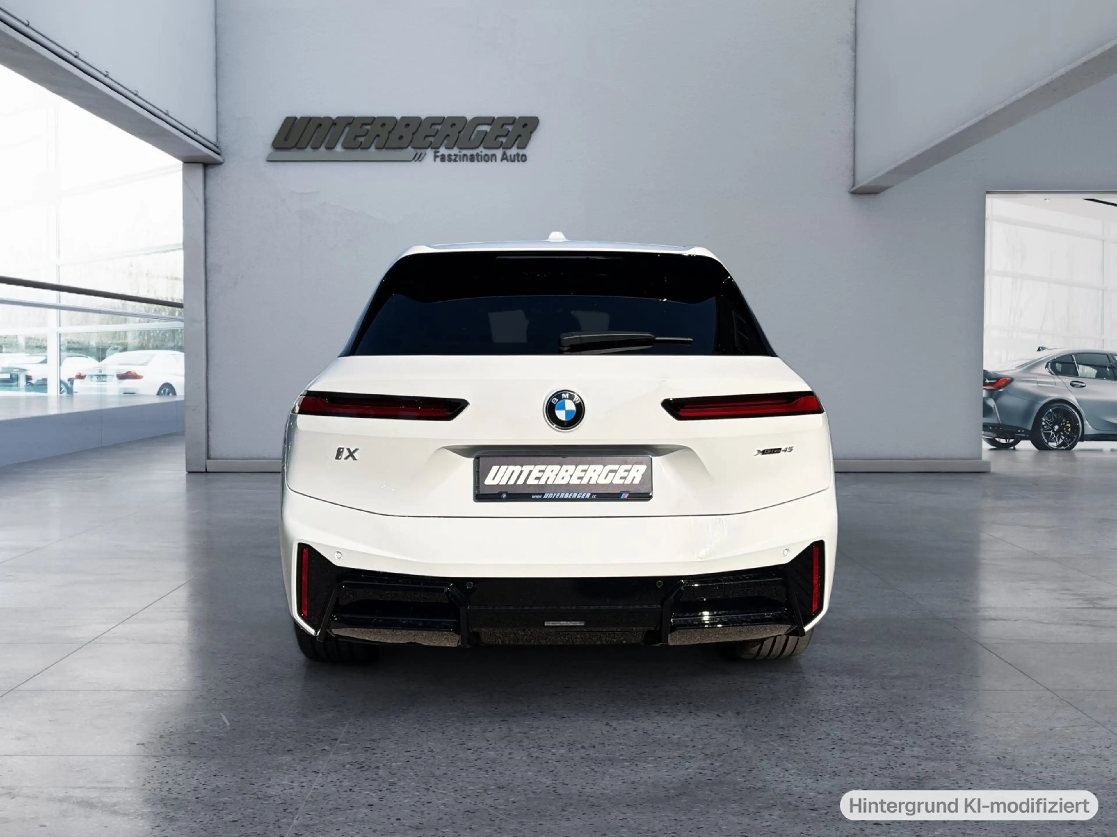 BMW iX xDrive45 M Sport AHK UPE: 99.900 EUR // 0,25% — photo 5