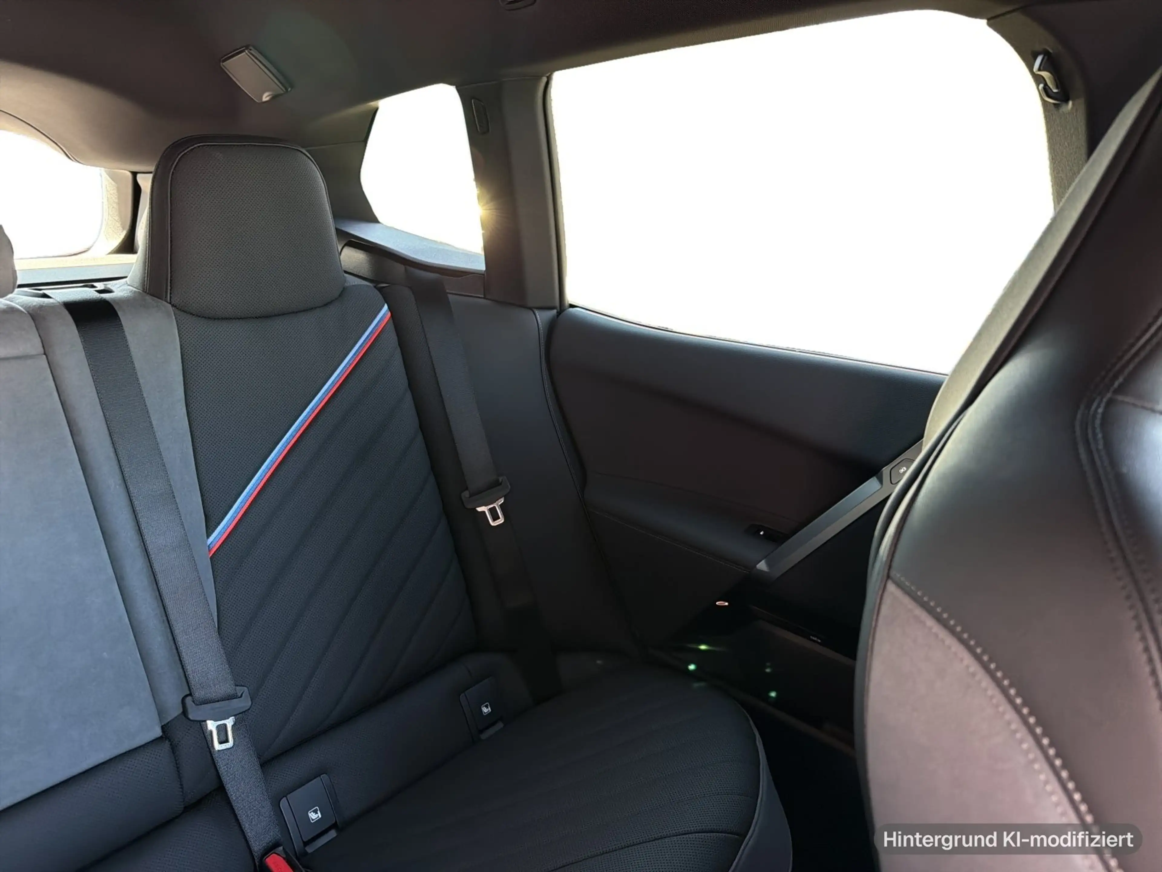 BMW iX xDrive45 M Sport AHK UPE: 99.900 EUR // 0,25% — photo 11