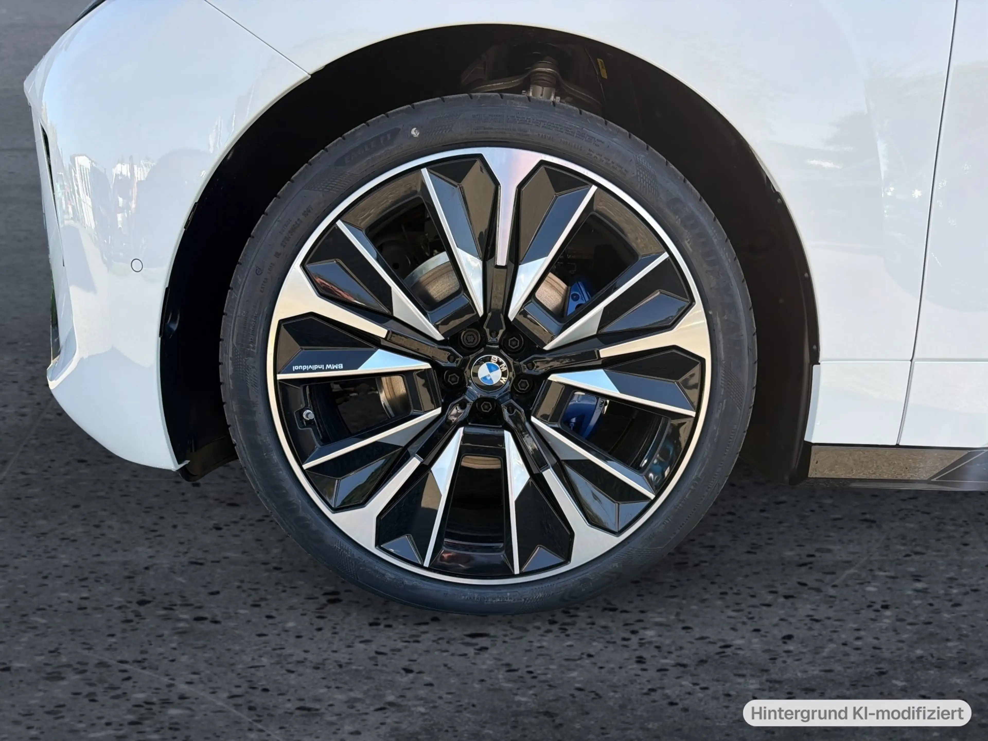 BMW iX xDrive45 M Sport AHK UPE: 99.900 EUR // 0,25% — photo 6