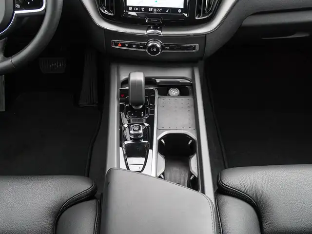 Volvo XC60 view 14