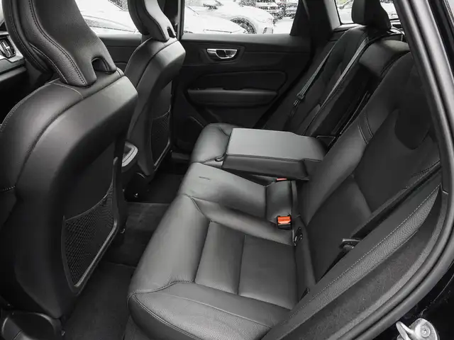 Volvo XC60 view 17