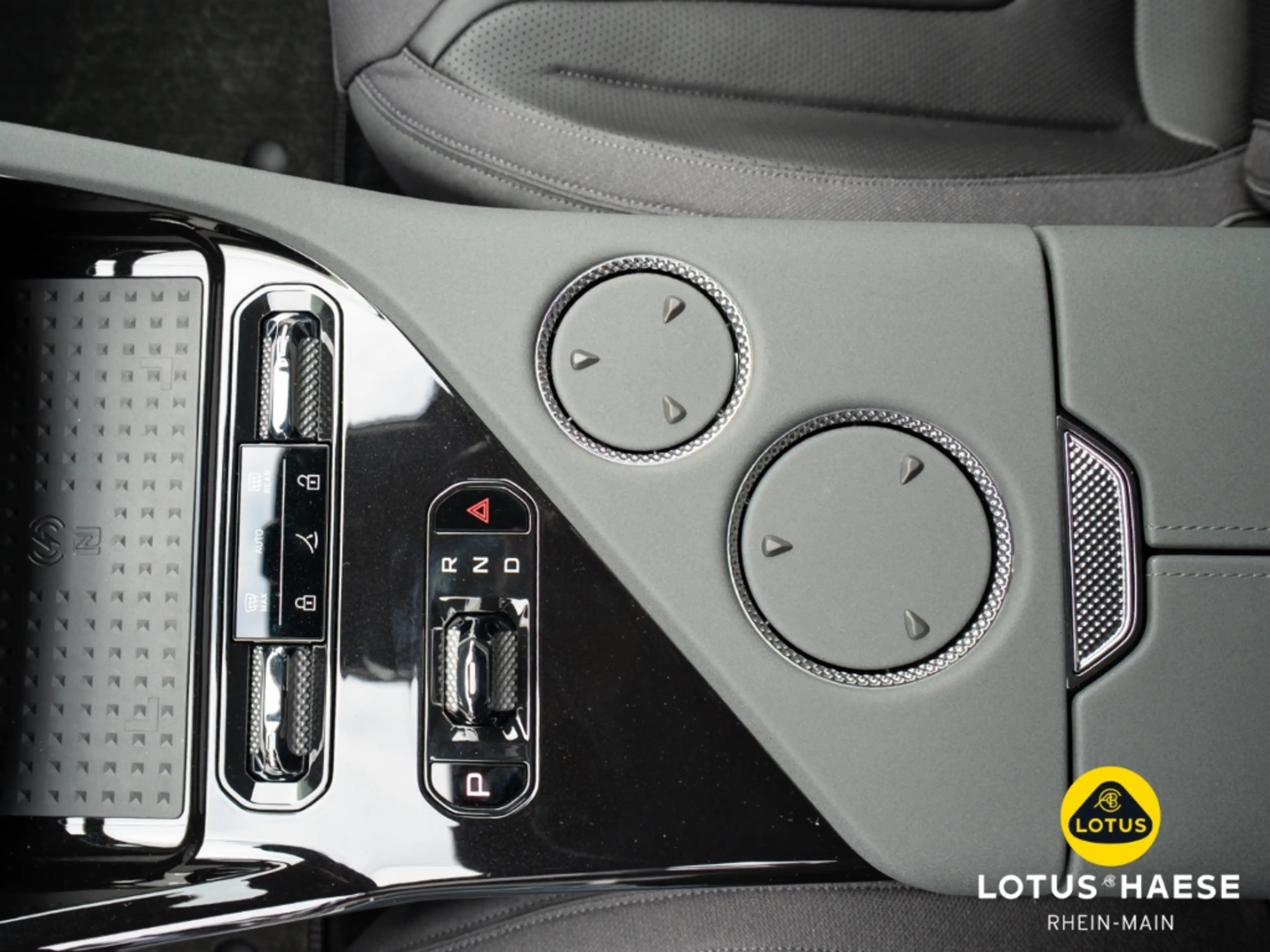 Lotus Eletre 600 GT - Black Pack -Privacy Glass -22'' — photo 18