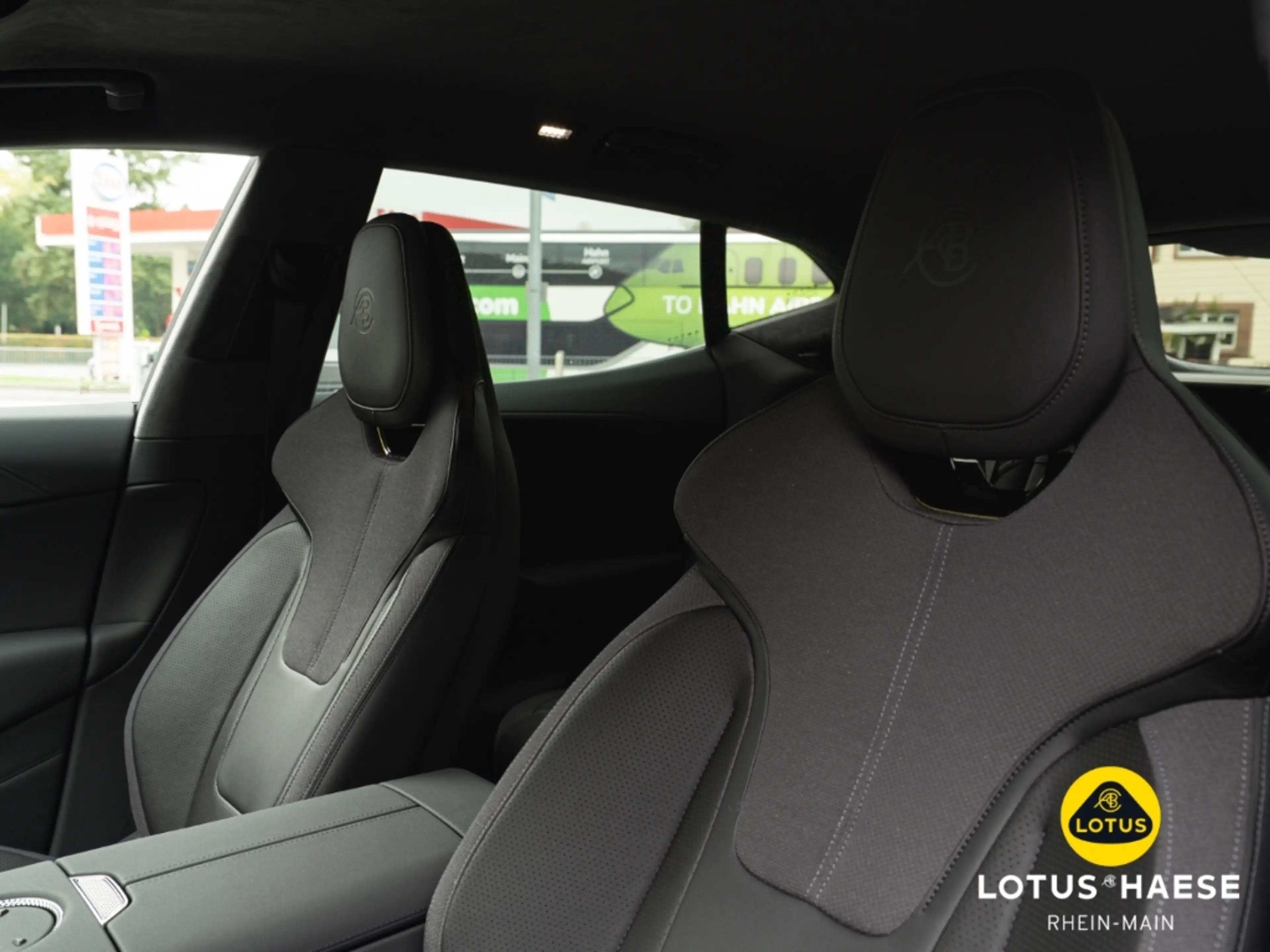 Lotus Eletre 600 GT - Black Pack -Privacy Glass -22'' — photo 23