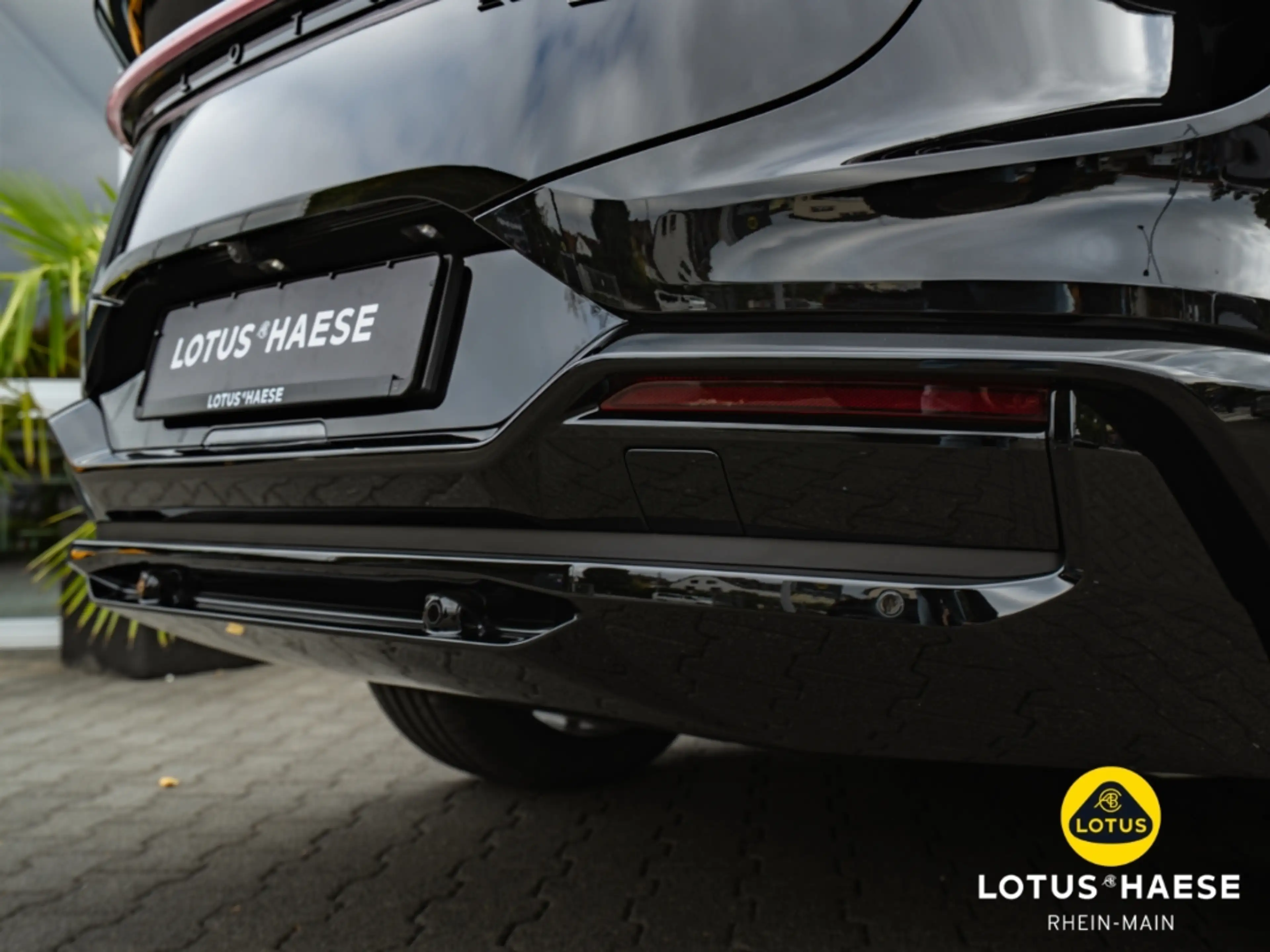 Lotus Eletre 600 GT - Black Pack -Privacy Glass -22'' — photo 11