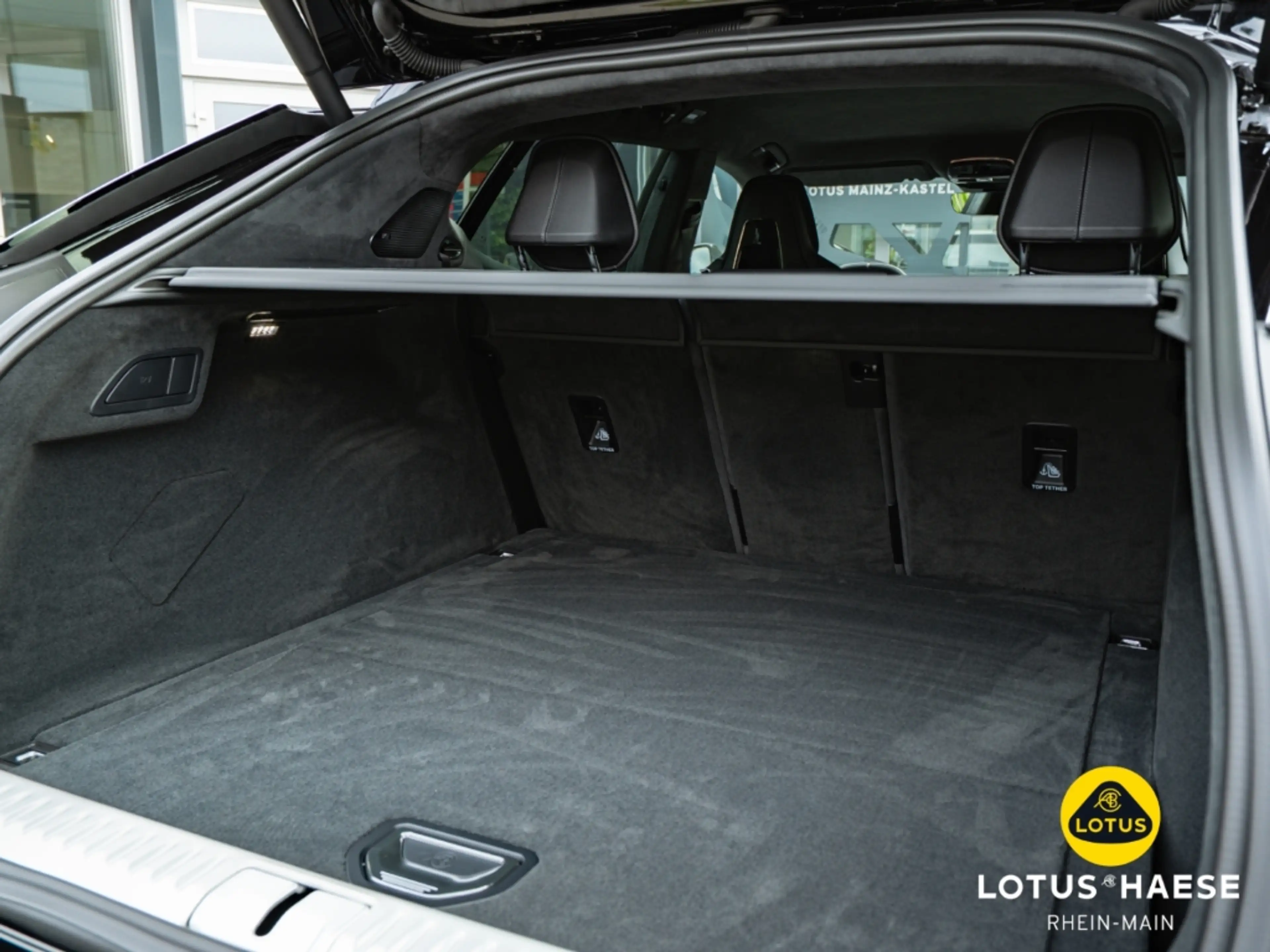 Lotus Eletre 600 GT - Black Pack -Privacy Glass -22'' — photo 25