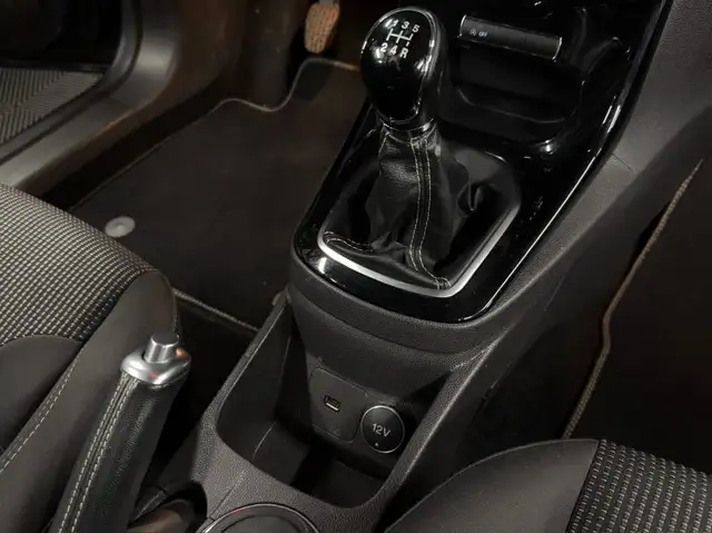 Ford Fiesta view 28