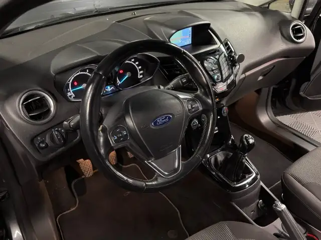 Ford Fiesta view 12