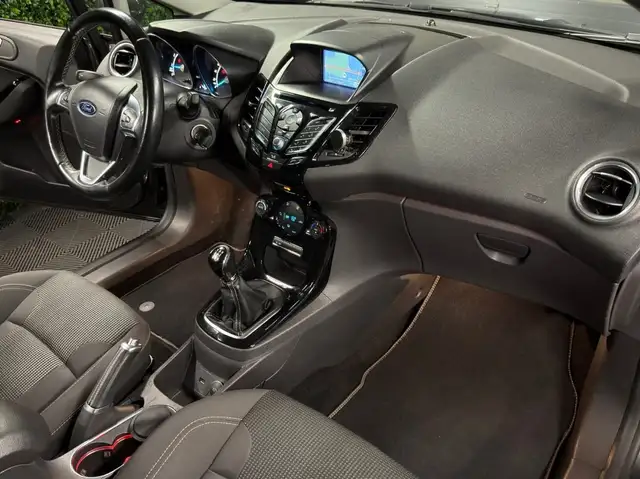 Ford Fiesta view 16