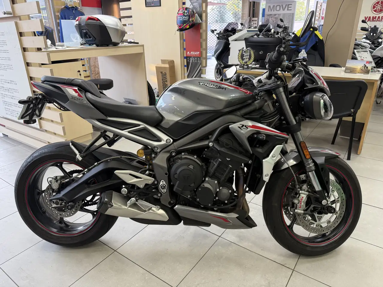 Triumph Street Triple 765