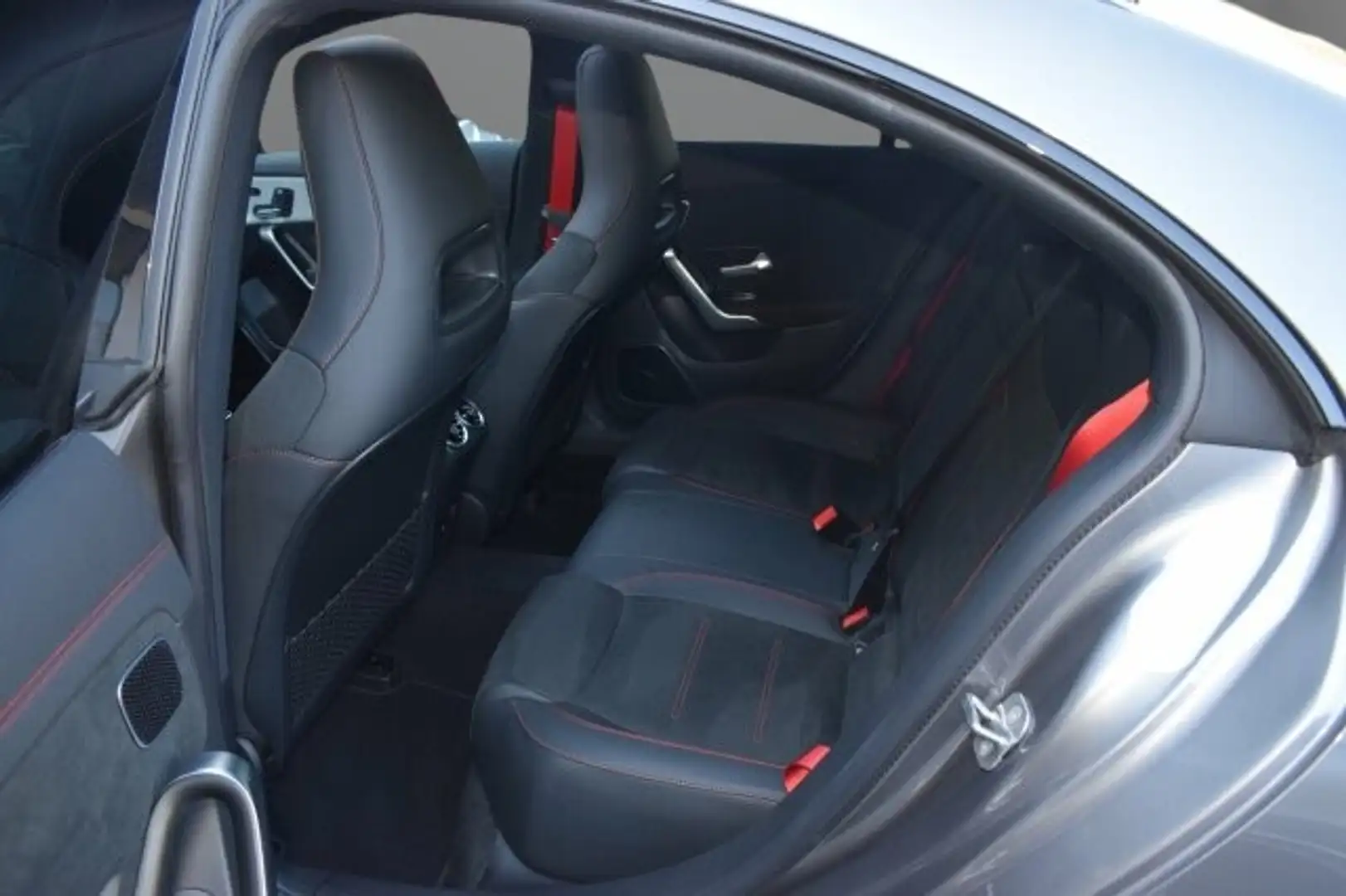 Mercedes-Benz CLA 35 AMG 4Matic +Wide+MBUX+Pano+MBeam+Navi+Cam Szary - 2