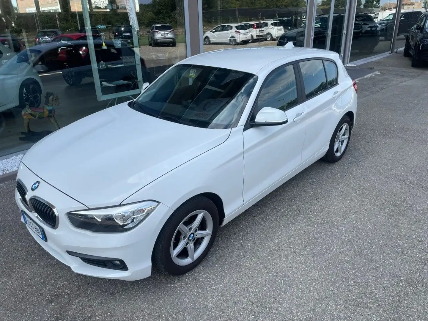 BMW 116 d 5p. Urban Bianco - 1