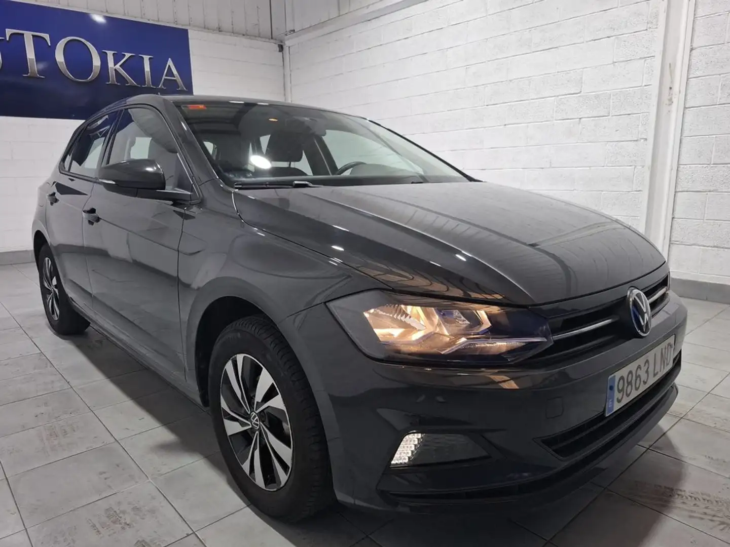 Volkswagen Polo 1.0 Advance 59kW Gris - 2