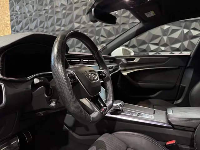 Audi A7 view 12