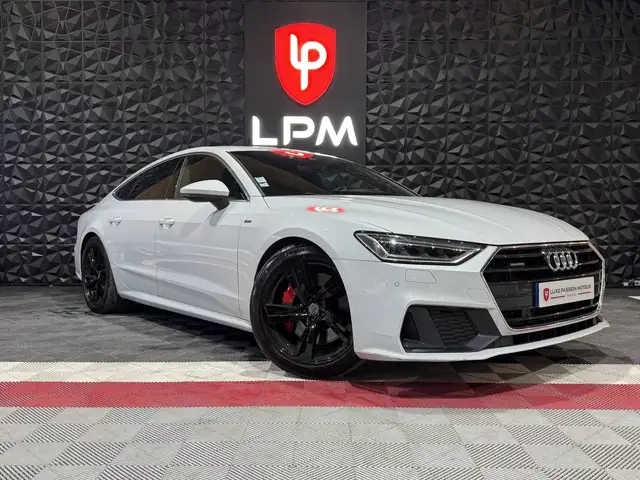 Audi A7 view 2