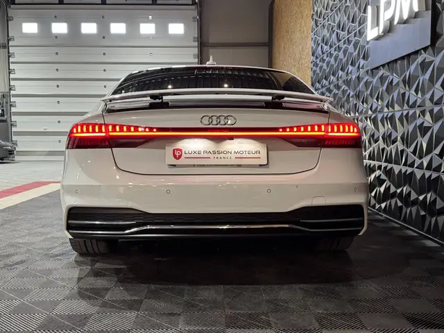 Audi A7 view 6