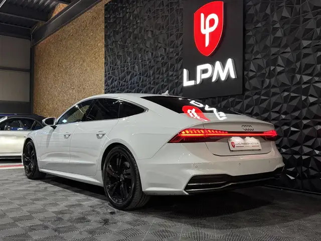 Audi A7 view 8