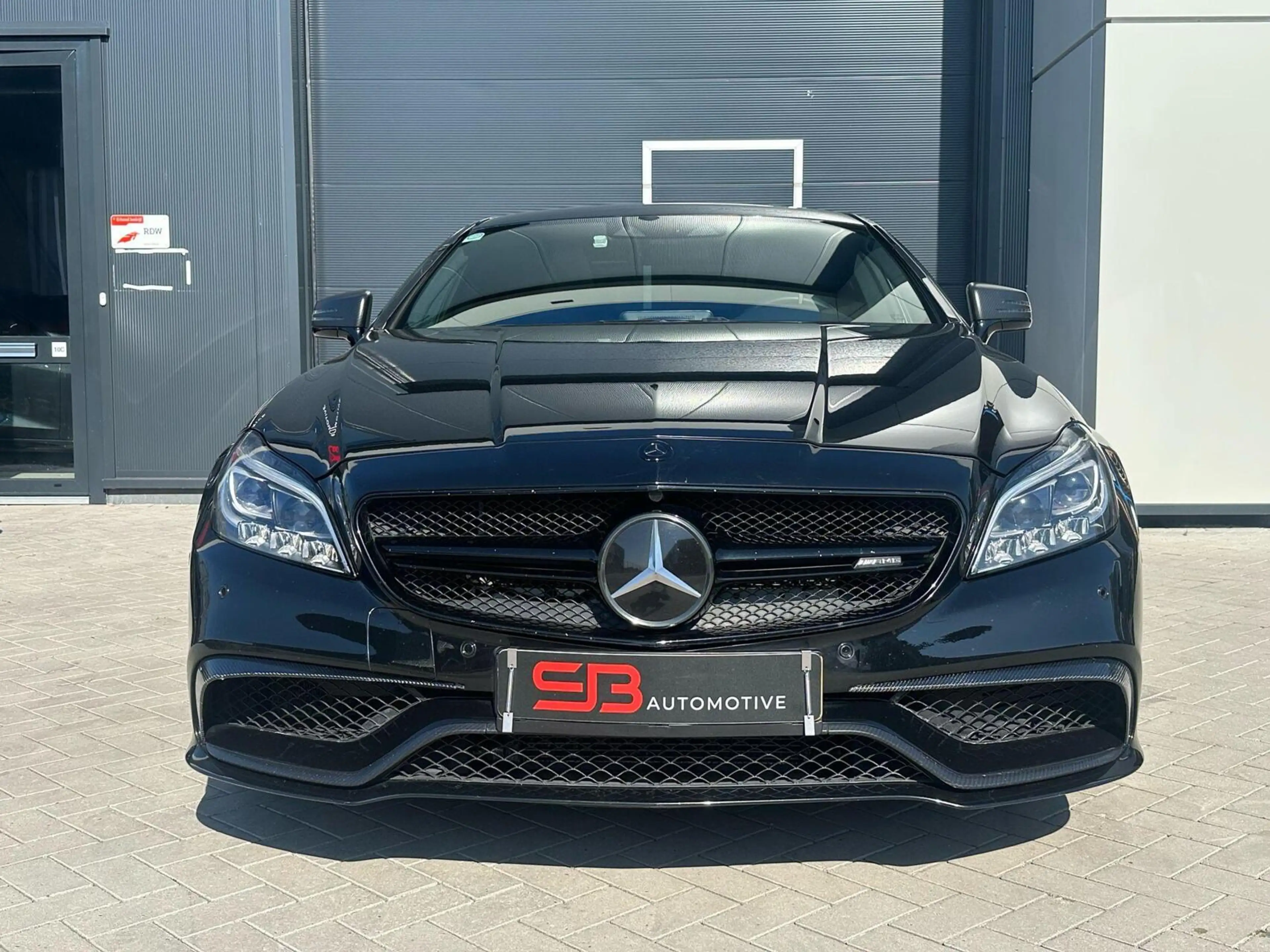 Mercedes-Benz CLS 63 AMG S 4MATIC 720PK PANO FULL OPTION! — photo 6