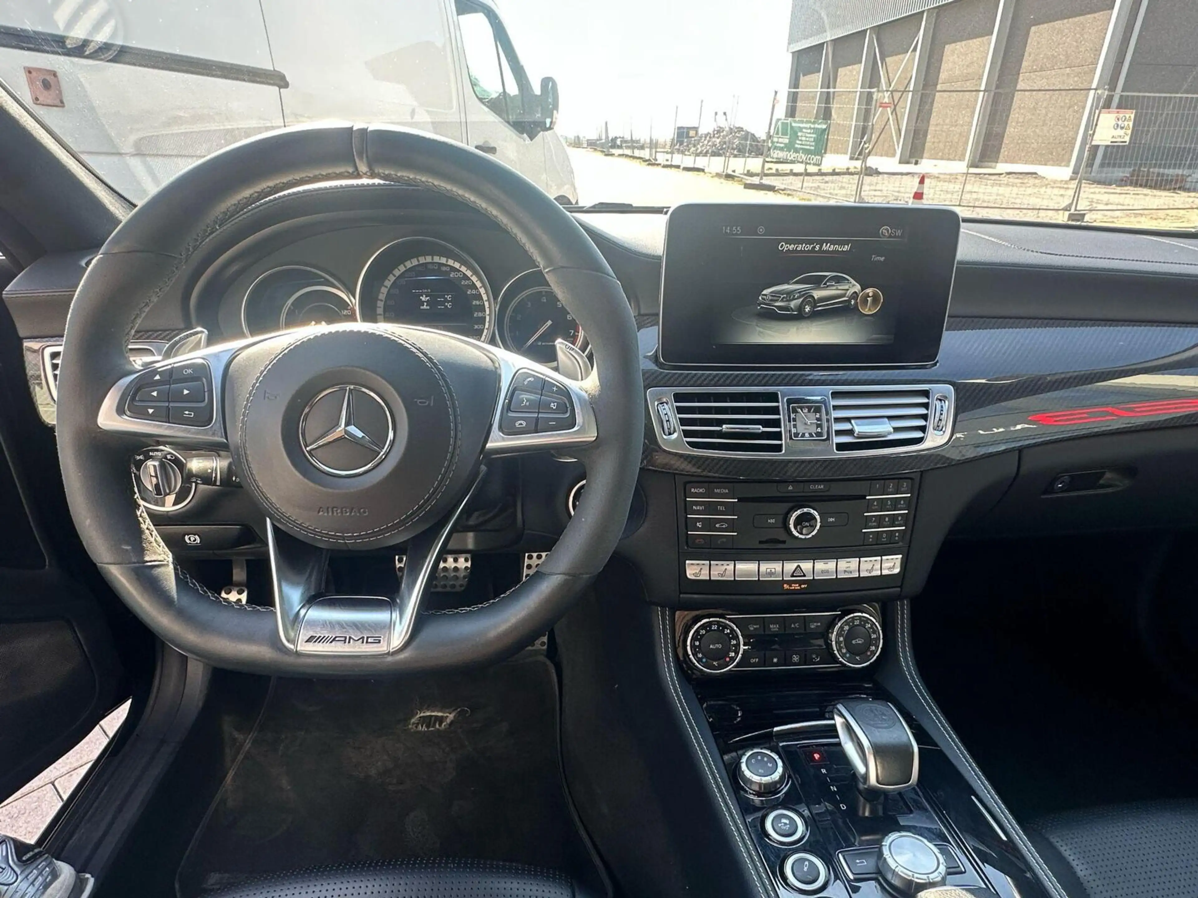 Mercedes-Benz CLS 63 AMG S 4MATIC 720PK PANO FULL OPTION! — photo 3