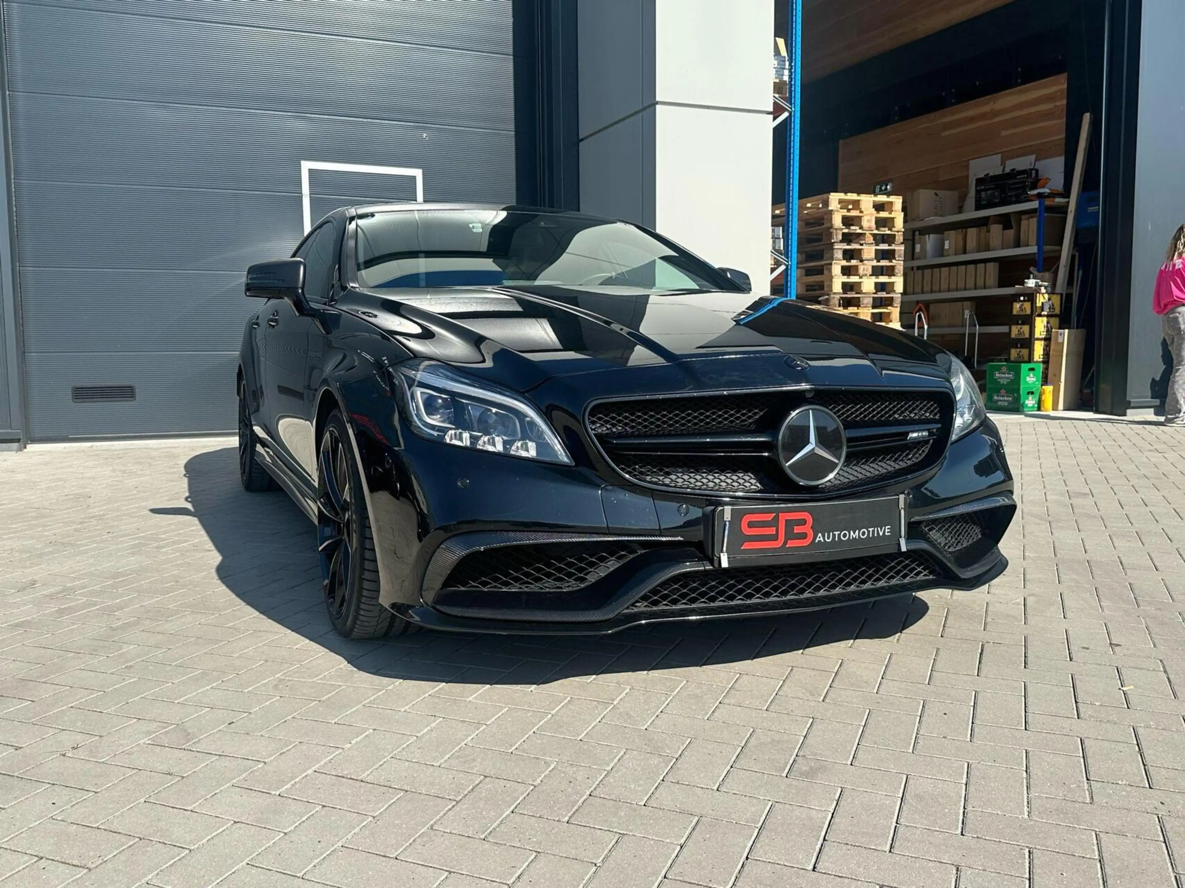 Mercedes-Benz CLS 63 AMG S 4MATIC 720PK PANO FULL OPTION! — photo 5