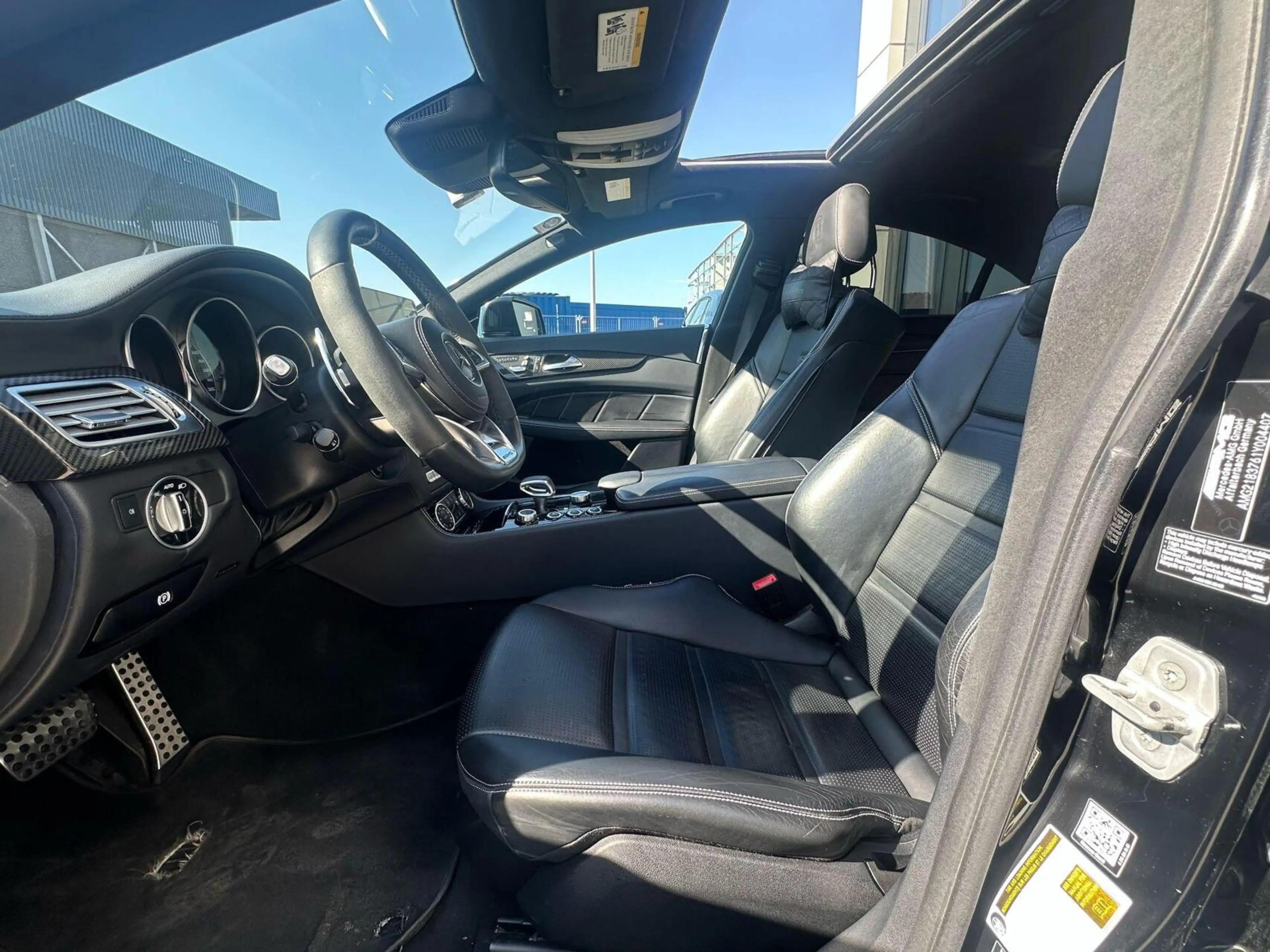 Mercedes-Benz CLS 63 AMG S 4MATIC 720PK PANO FULL OPTION! — photo 15