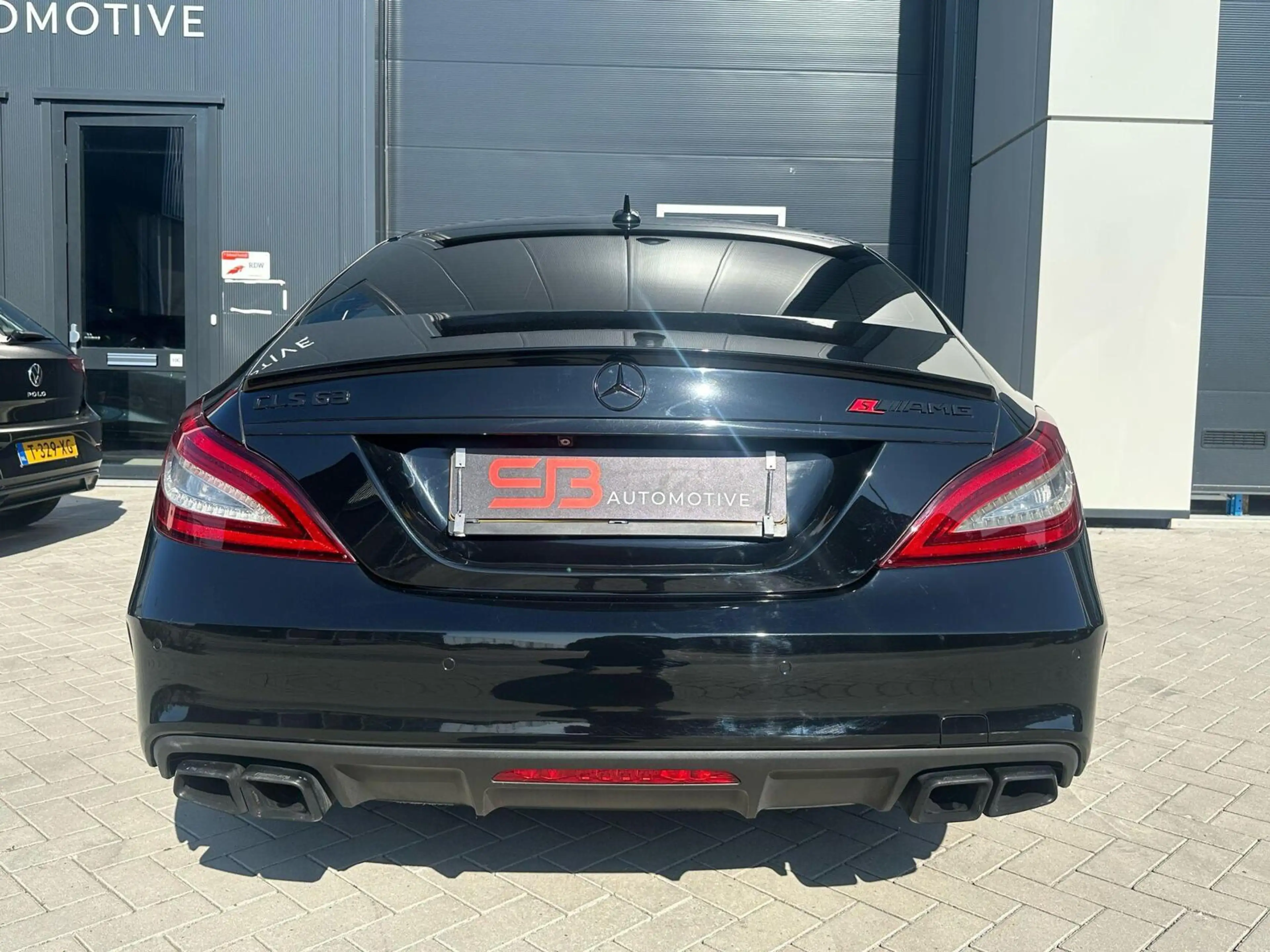 Mercedes-Benz CLS 63 AMG S 4MATIC 720PK PANO FULL OPTION! — photo 8