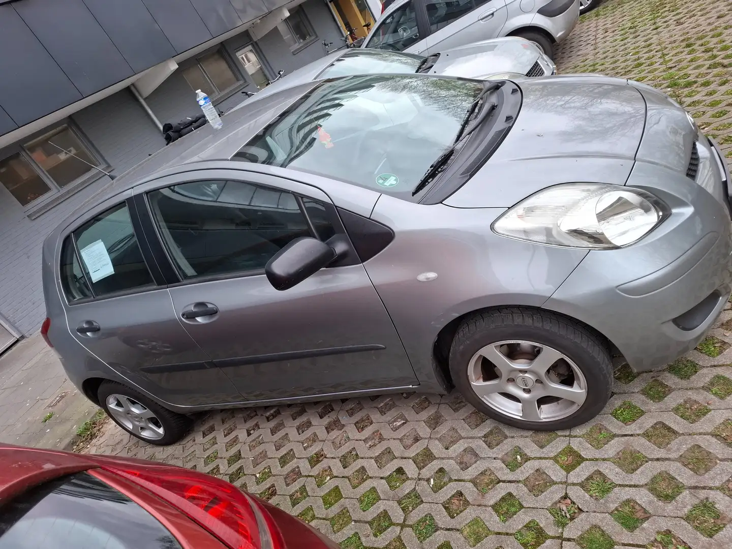 Toyota Yaris Yaris 1.0 VVTi Acces Zilver - 2
