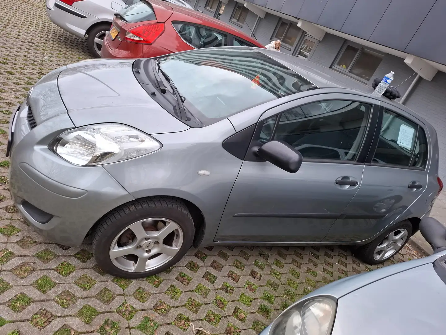 Toyota Yaris Yaris 1.0 VVTi Acces Zilver - 1