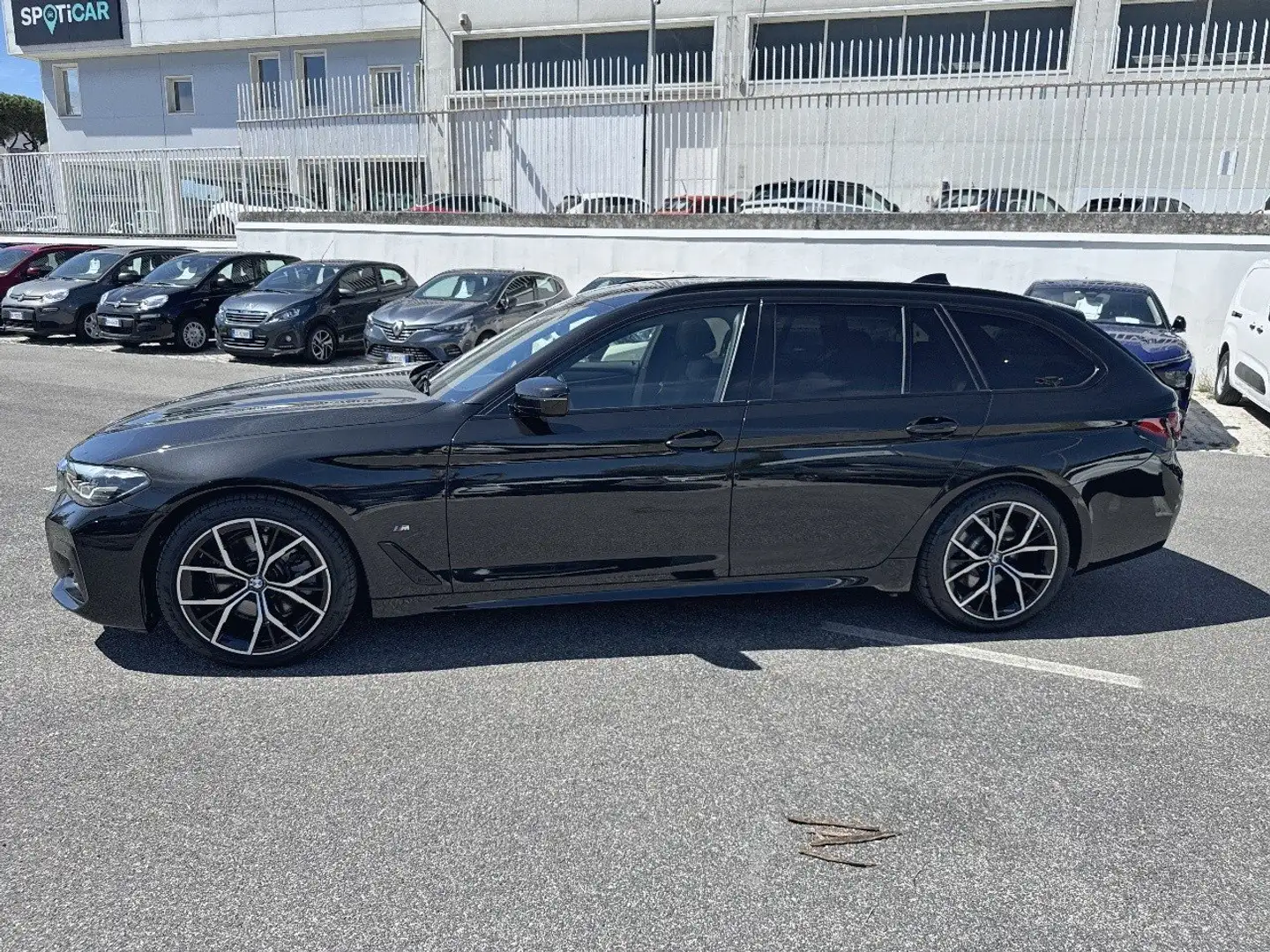 BMW 520 520d aut M Sport MH48V Touring Nero - 2
