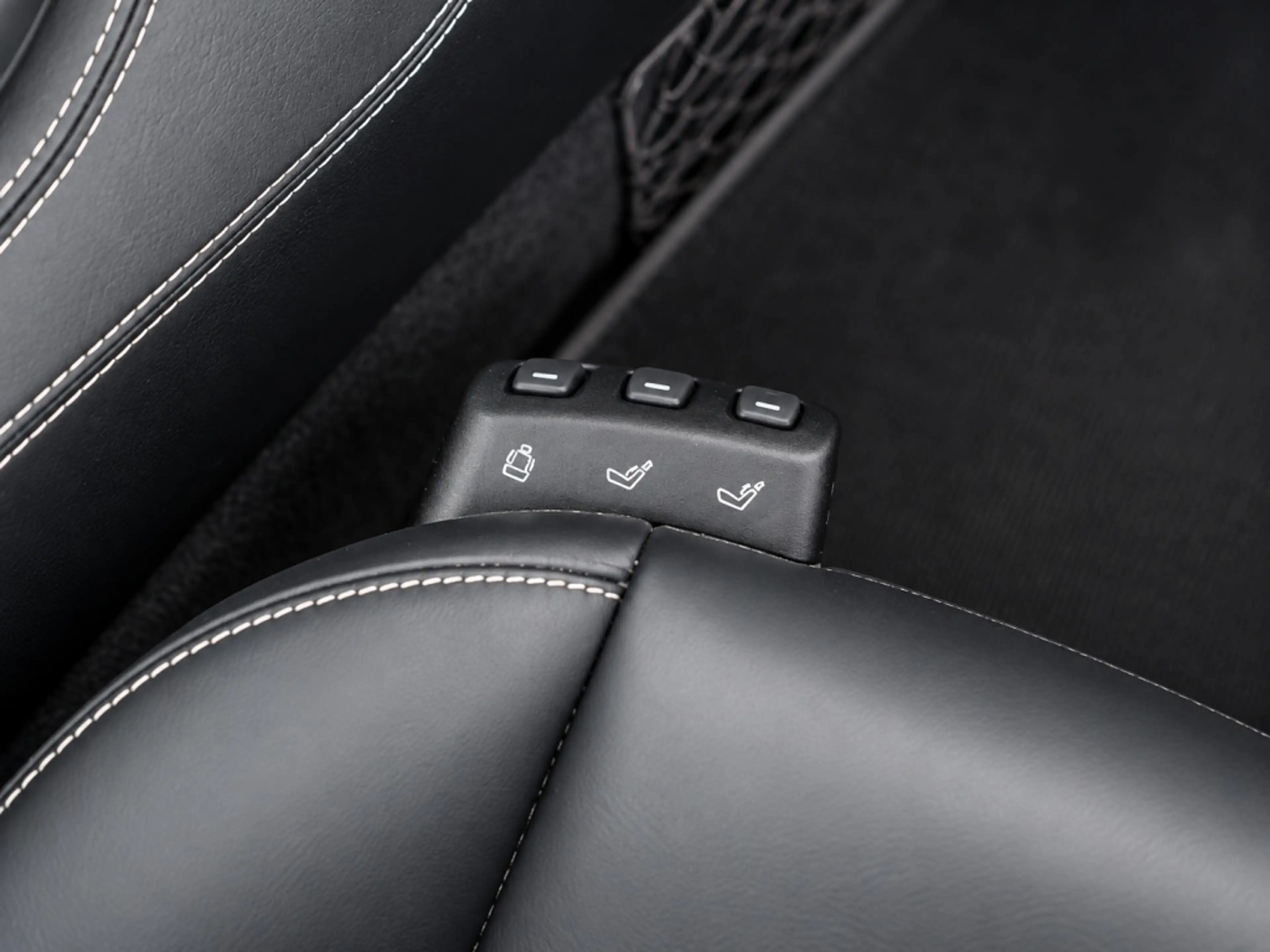 Mercedes-Benz SLS AMG Coupe | Keramische remmen | B&O | Alubeam Silv — photo 30