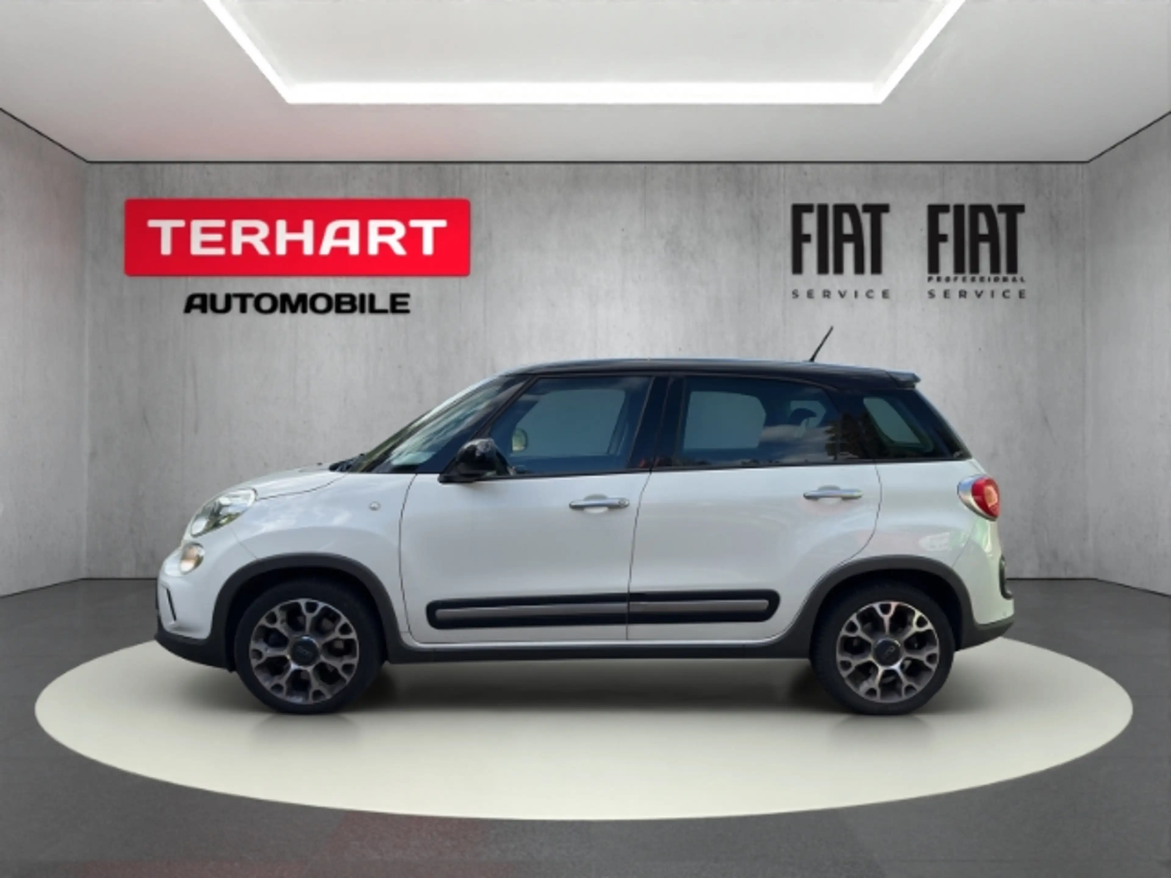Fiat 500L Trekking/**Verkauf nur an Gewerbe!** — photo 2