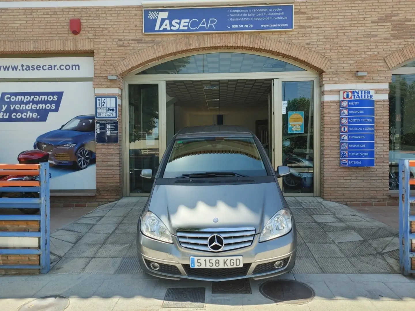 Mercedes-Benz A 180 180CDI Avantgarde Gris - 1