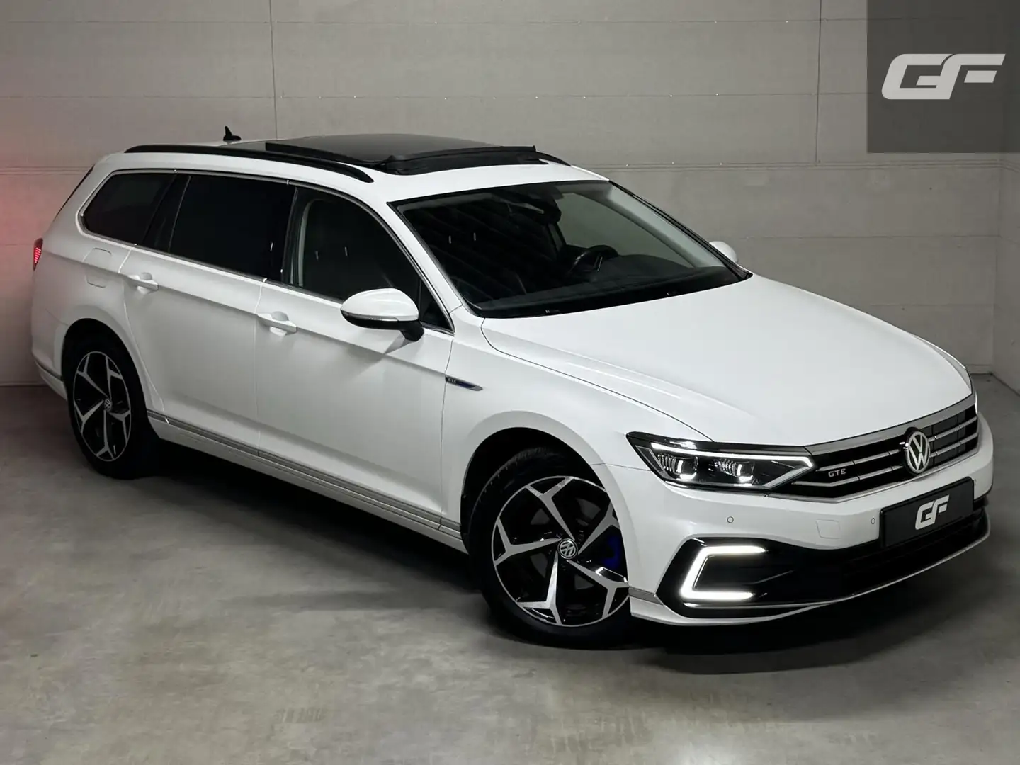 Volkswagen Passat Variant 1.4 TSI PHEV GTE Pano Leer Virtual Carplay Trekh. Wit - 2