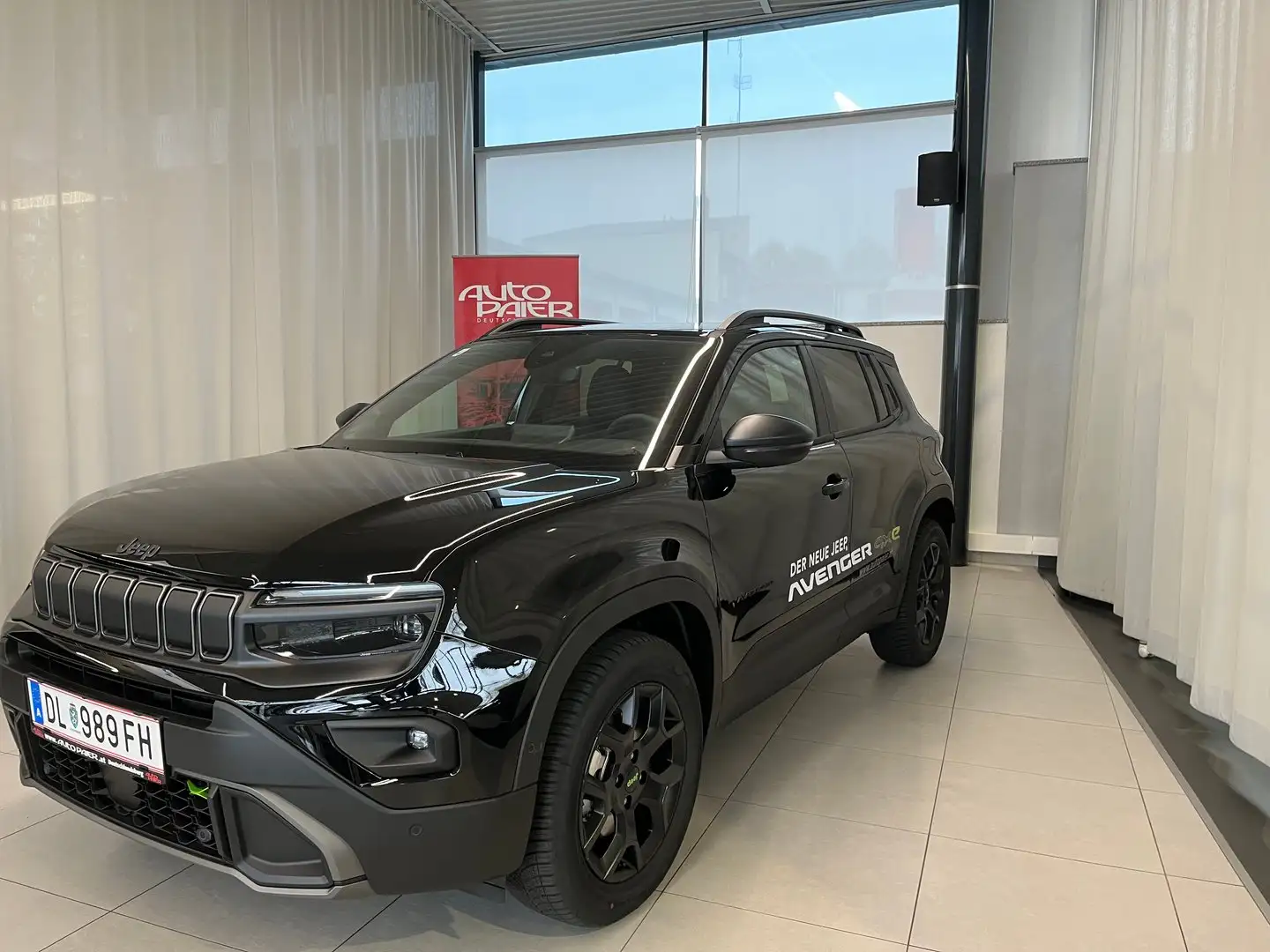 Jeep Avenger Overland Mild-Hybrid 4xe Schwarz - 2