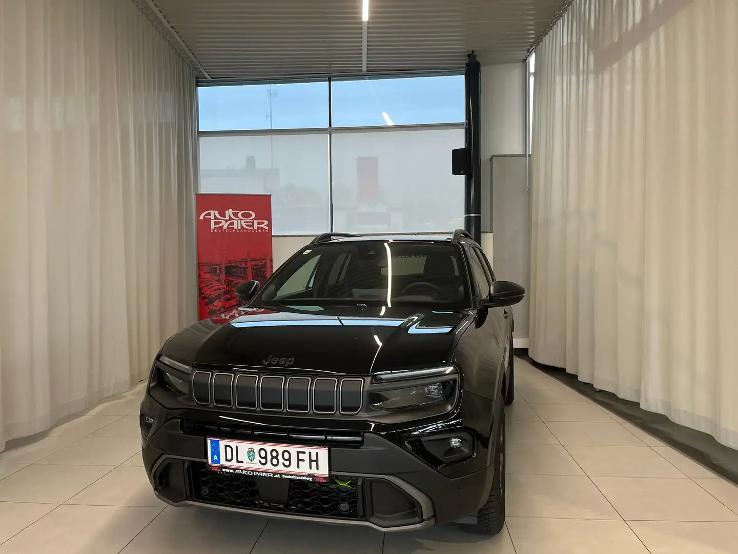 Jeep Avenger Overland Mild-Hybrid 4xe Schwarz - 1