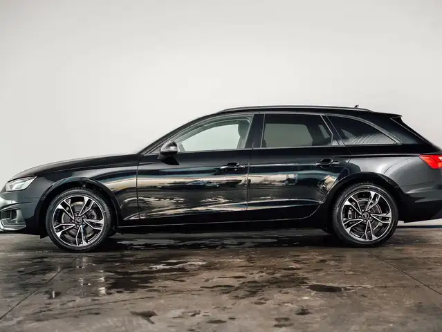 Audi A4 view 2
