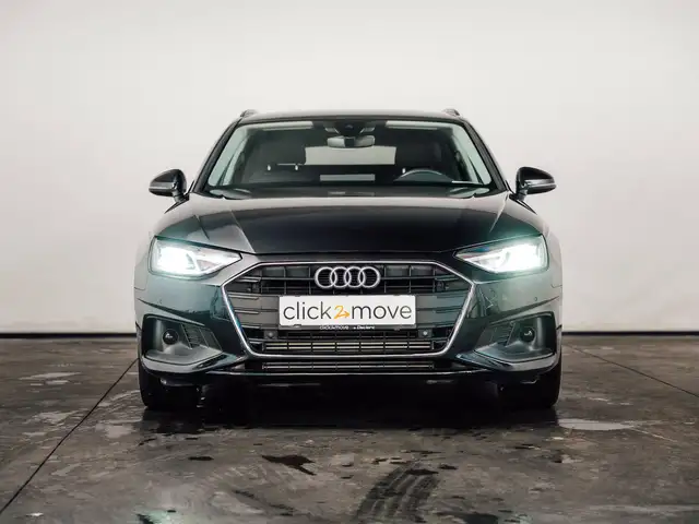 Audi A4 view 4