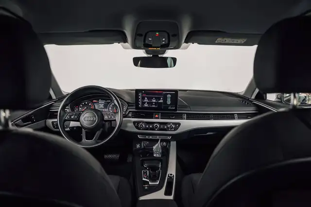 Audi A4 view 15