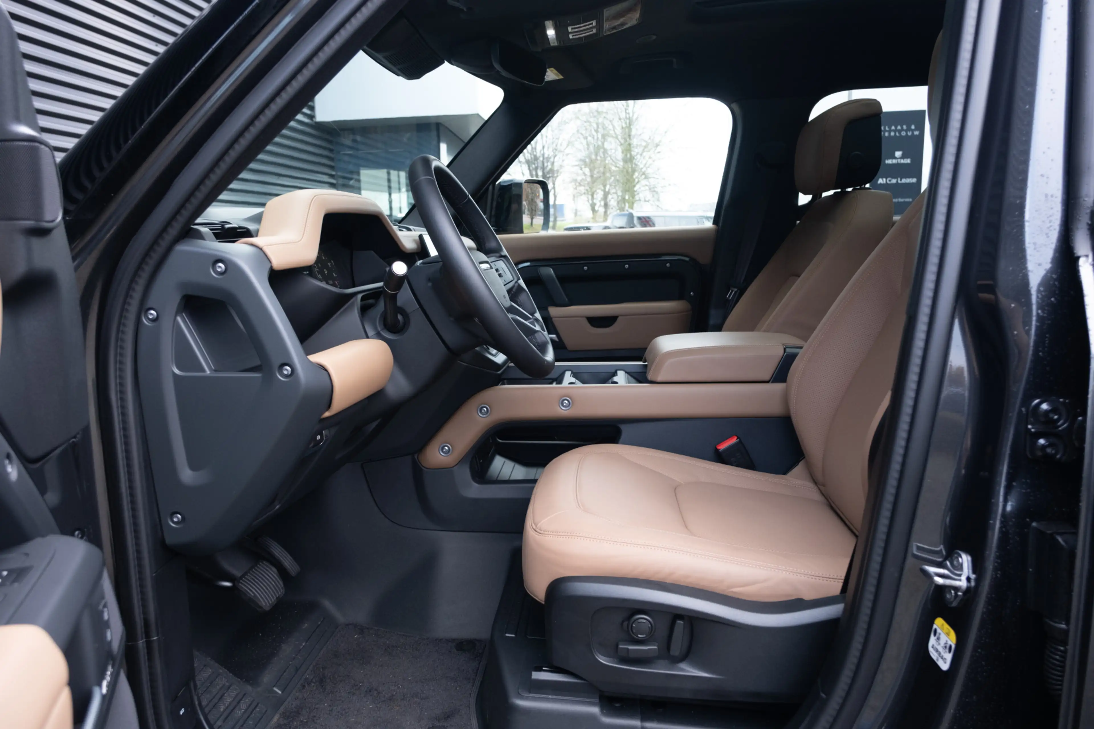 Land Rover Defender 110 2.0 P300e 110 X-Dynamic HSE | HNP € 124.795,- — photo 8