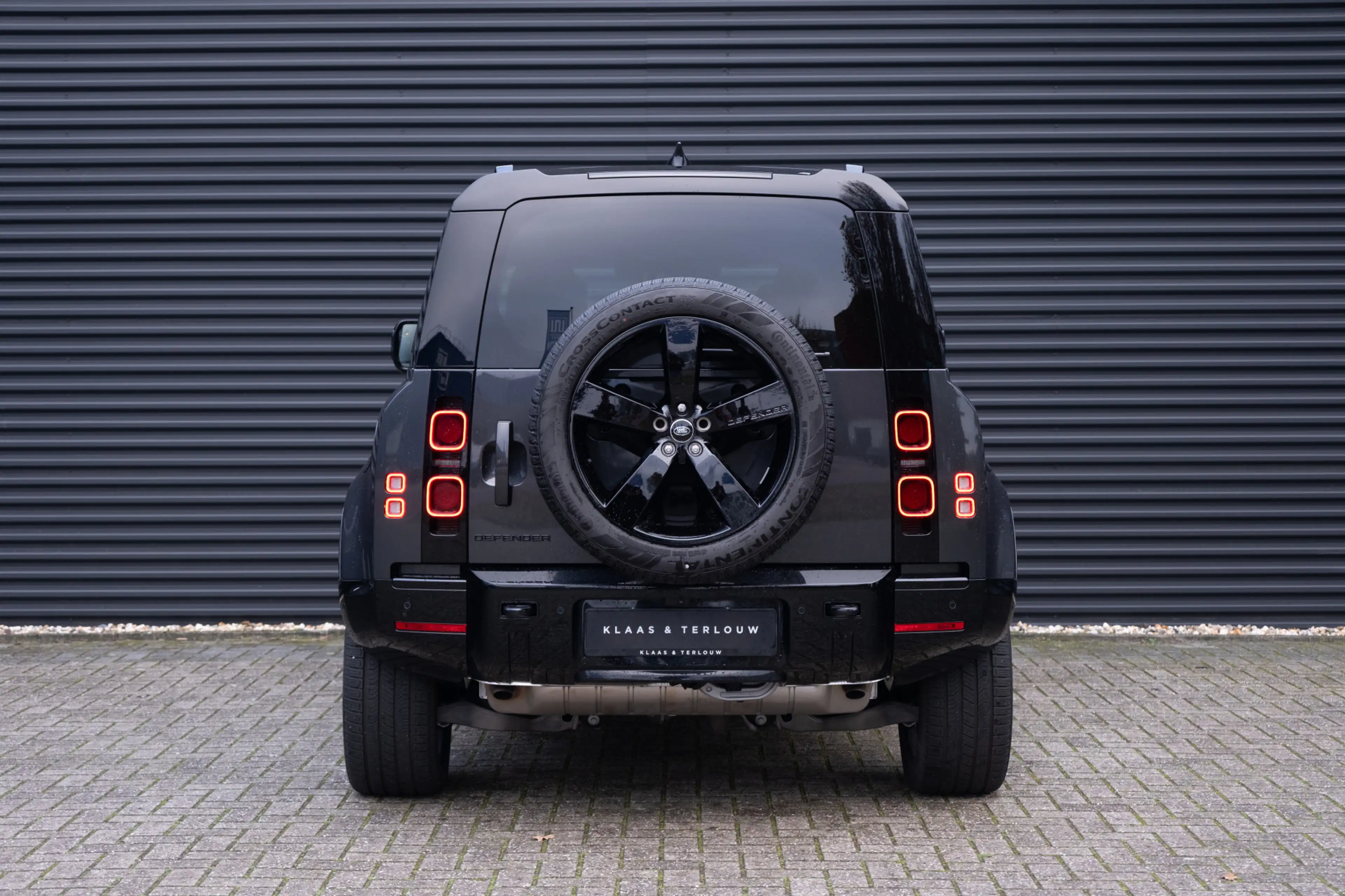 Land Rover Defender 110 2.0 P300e 110 X-Dynamic HSE | HNP € 124.795,- — photo 6