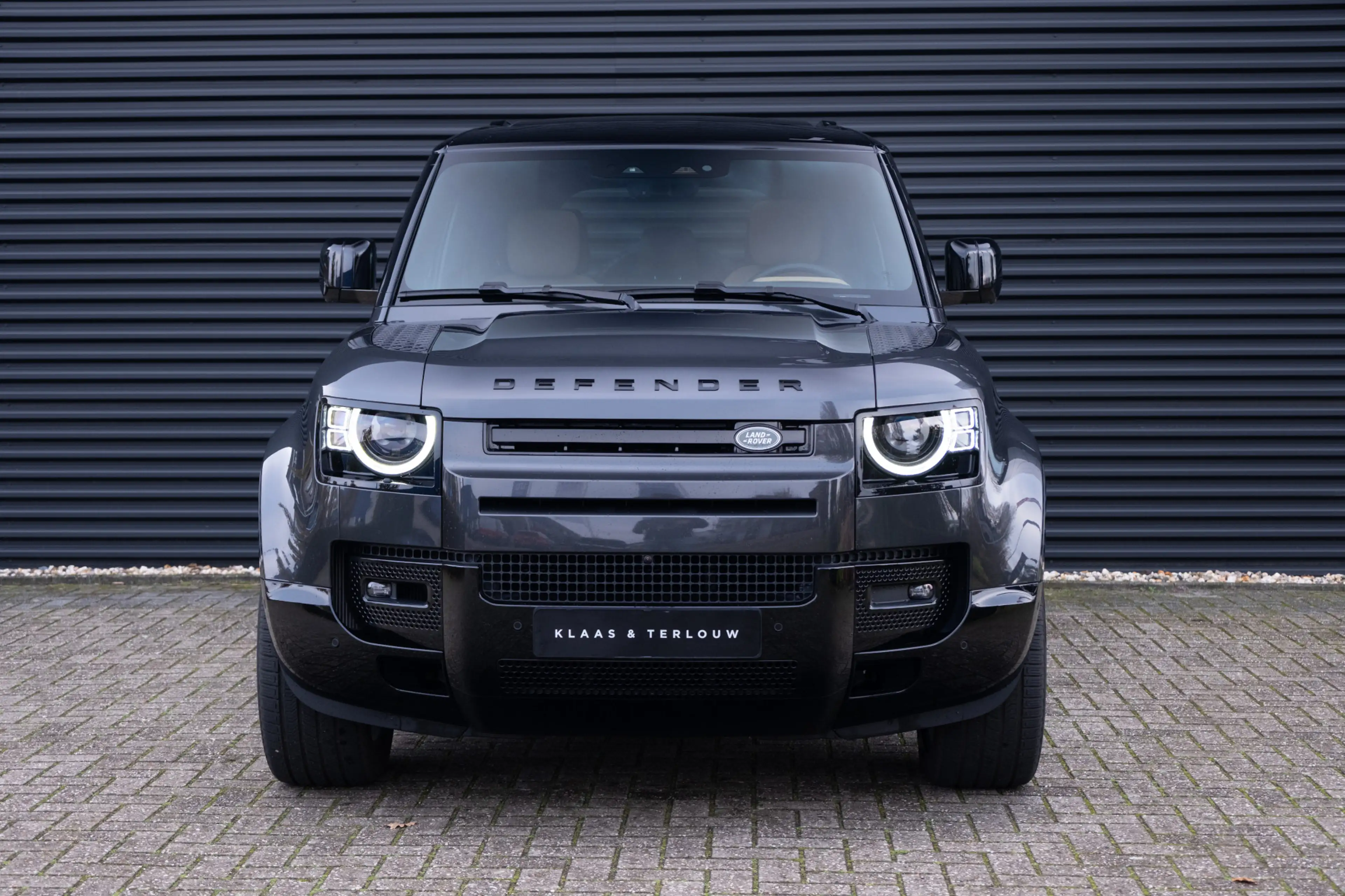 Land Rover Defender 110 2.0 P300e 110 X-Dynamic HSE | HNP € 124.795,- — photo 2