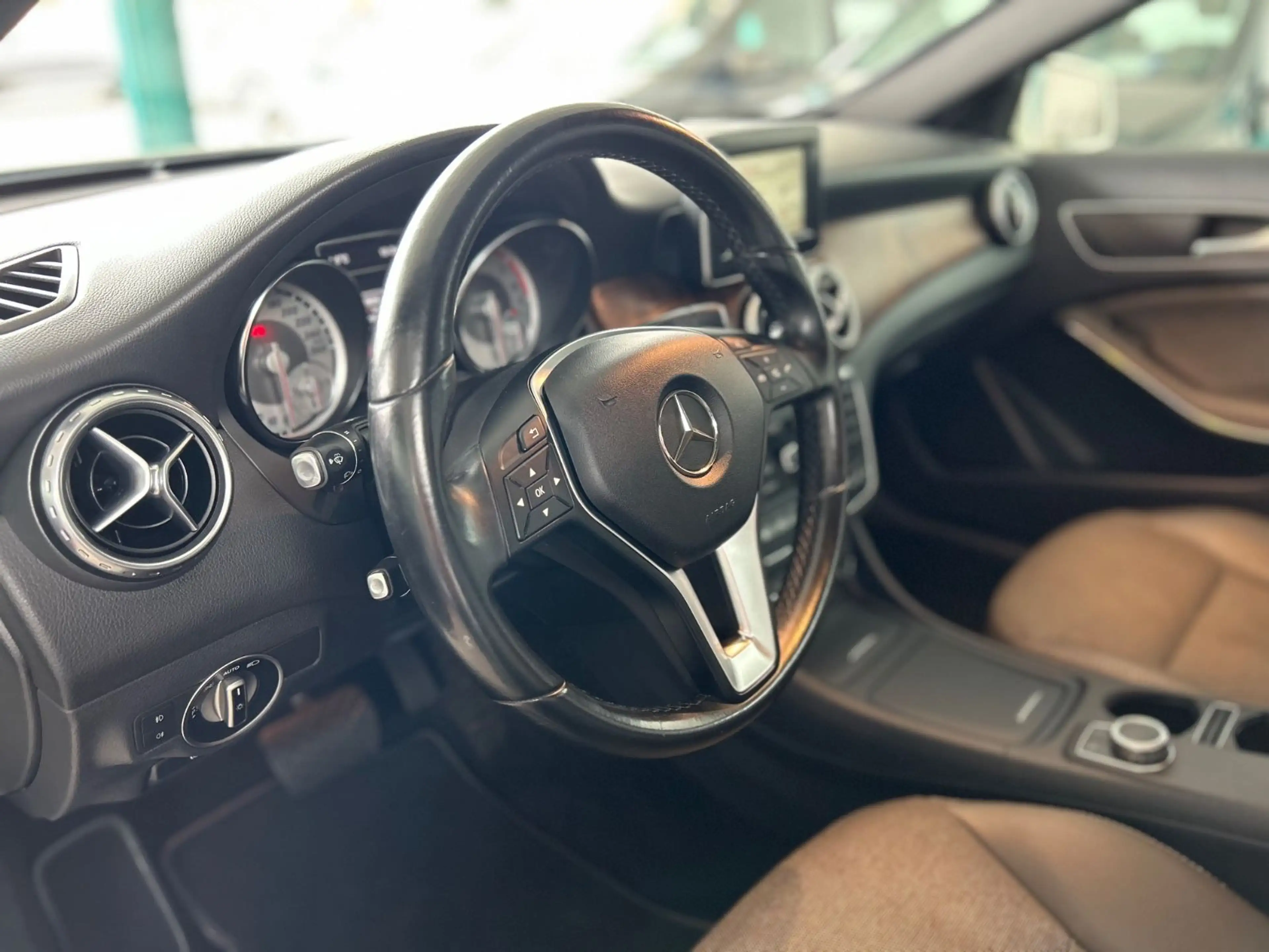 Mercedes-Benz GLA 220 CDI / d 4Matic — photo 14