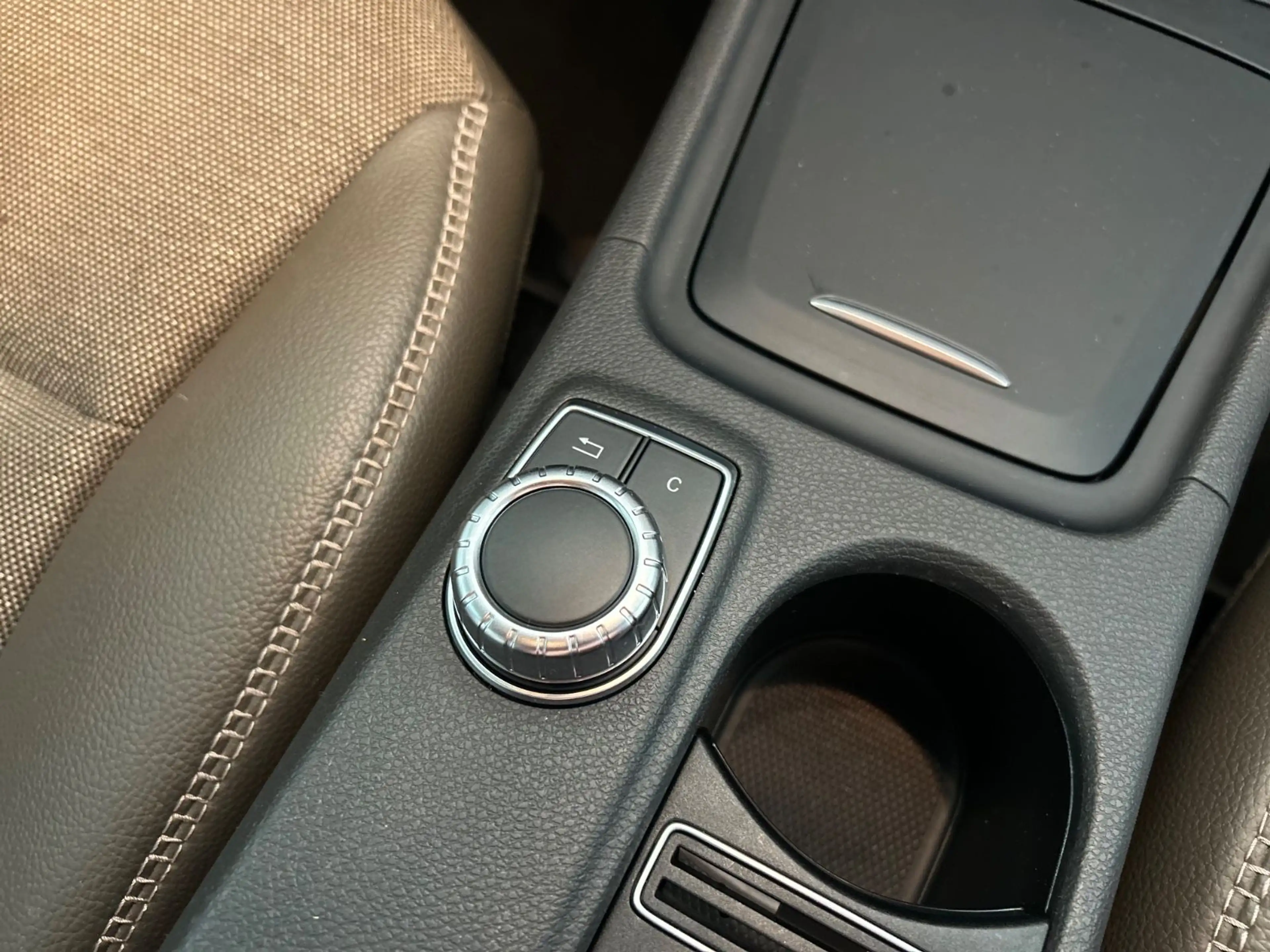 Mercedes-Benz GLA 220 CDI / d 4Matic — photo 13