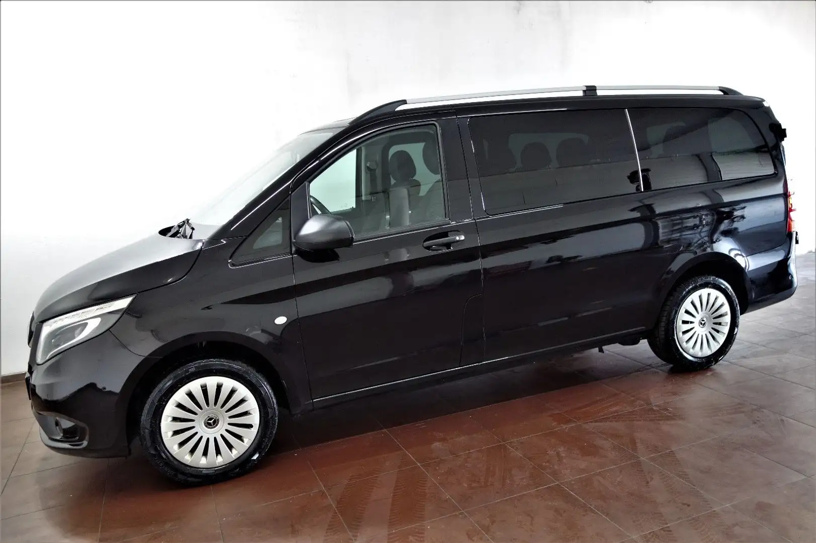 Mercedes-Benz Vito 119CDI Tourer lang 9G/LED/Stdhzng/Distronic Schwarz - 2