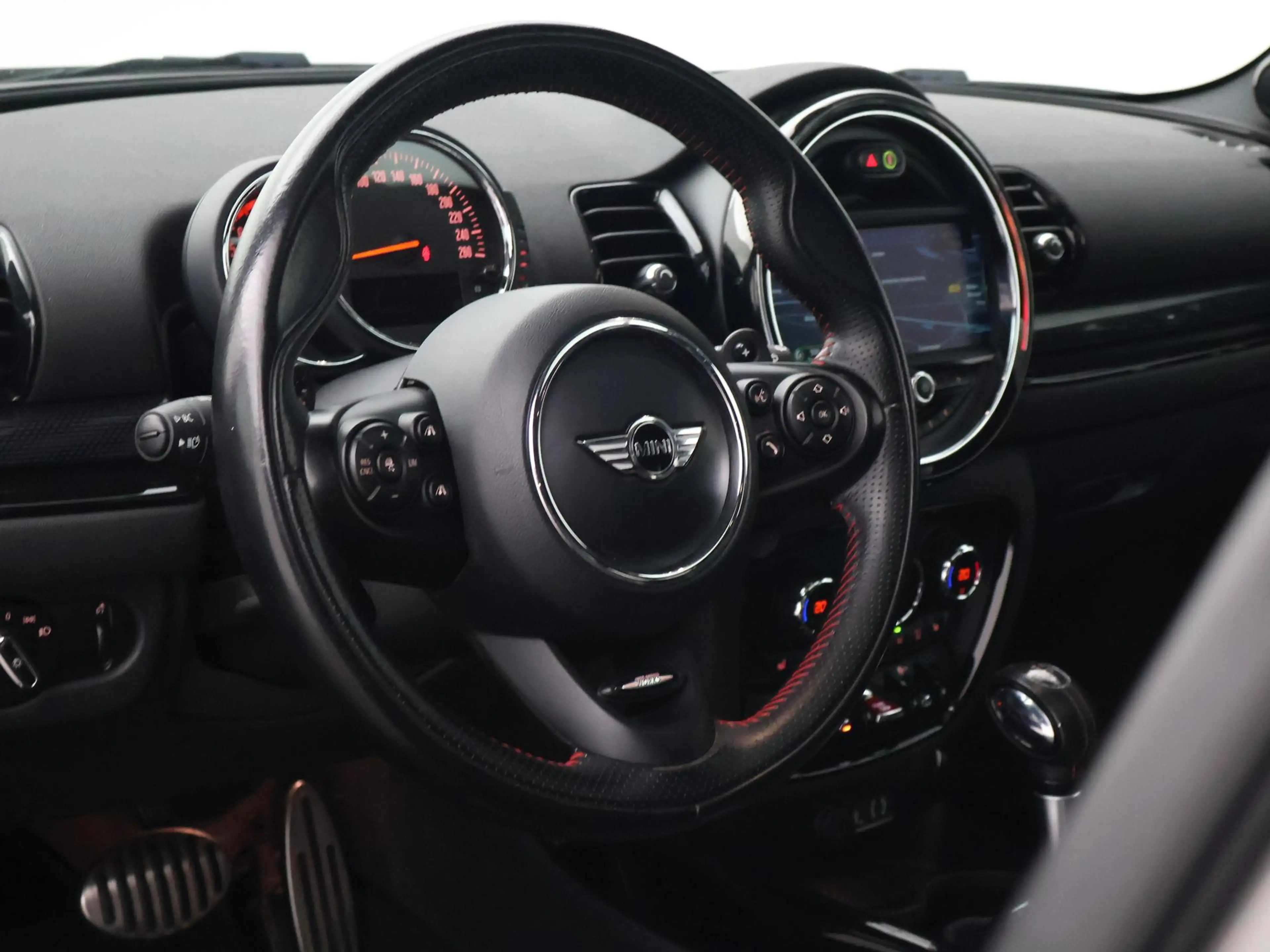 MINI Cooper S Clubman 2.0 192 PK AUT. + TREKHAAK | PANORAMA | ADAPTIVE C — photo 18