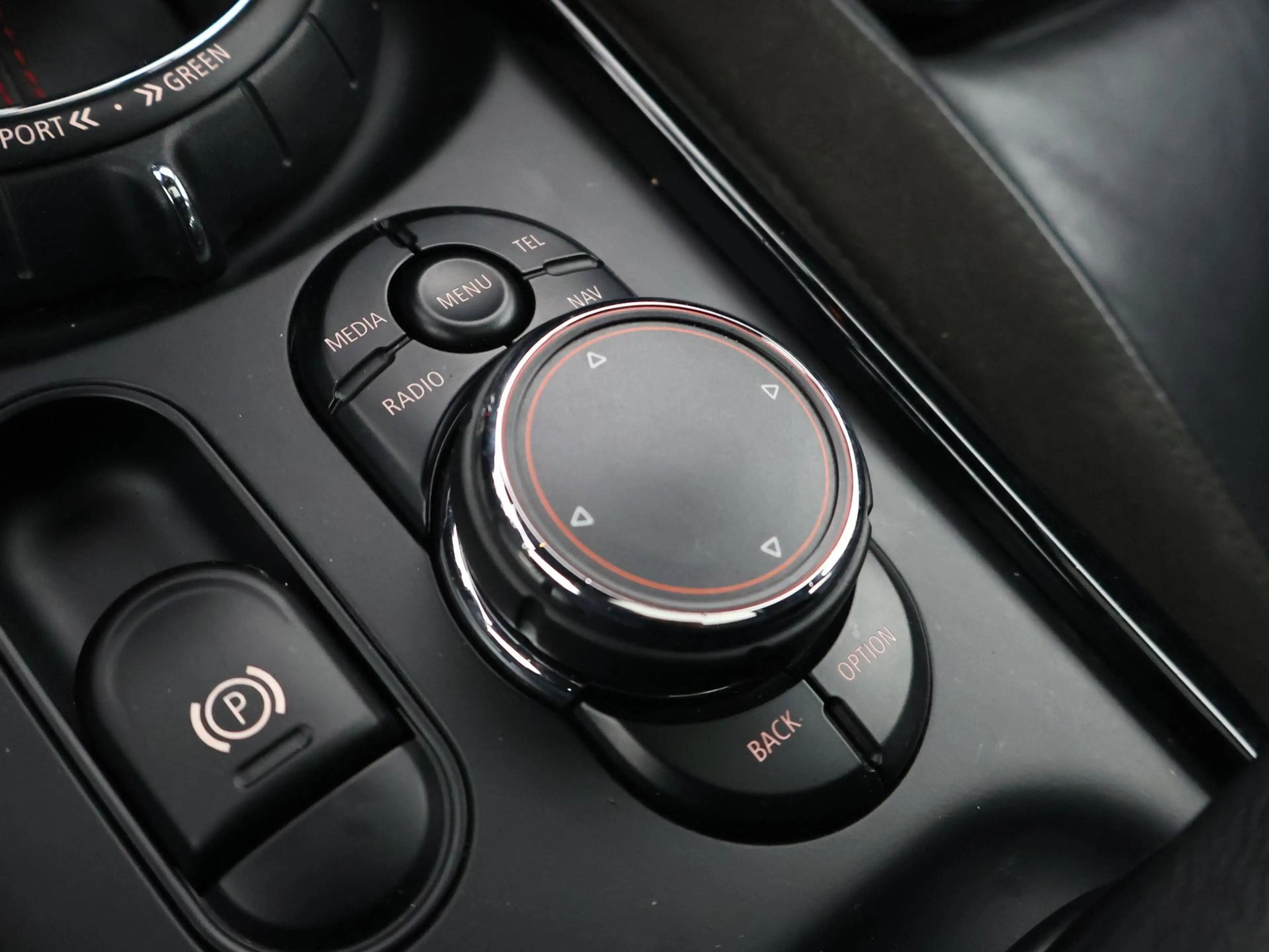 MINI Cooper S Clubman 2.0 192 PK AUT. + TREKHAAK | PANORAMA | ADAPTIVE C — photo 35